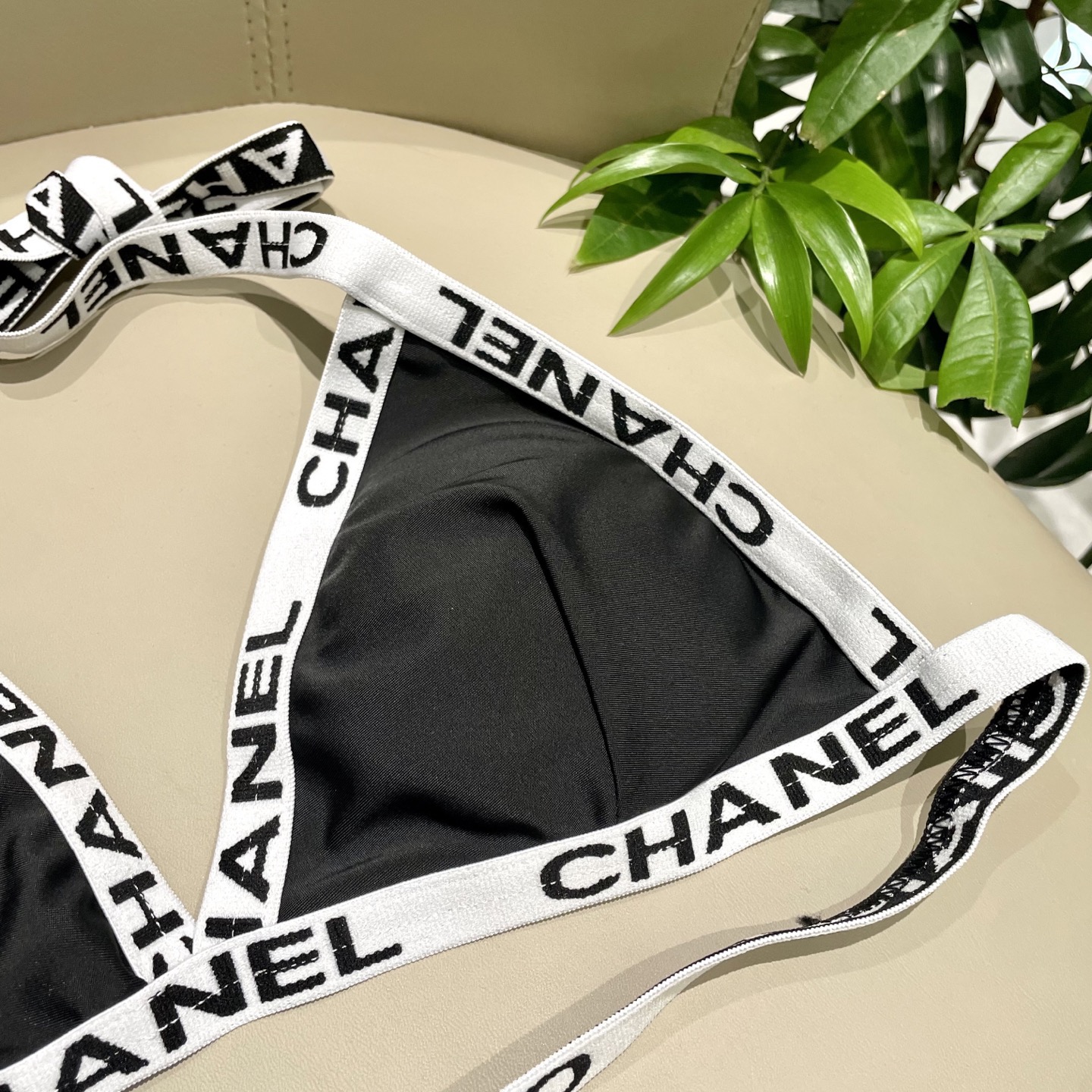 Chanel新款比基尼泳衣😍🥰适合多种场景的游泳衣🏊‍♀️海边 游泳池 温泉 水上乐园 漂流都可以😌内搭
