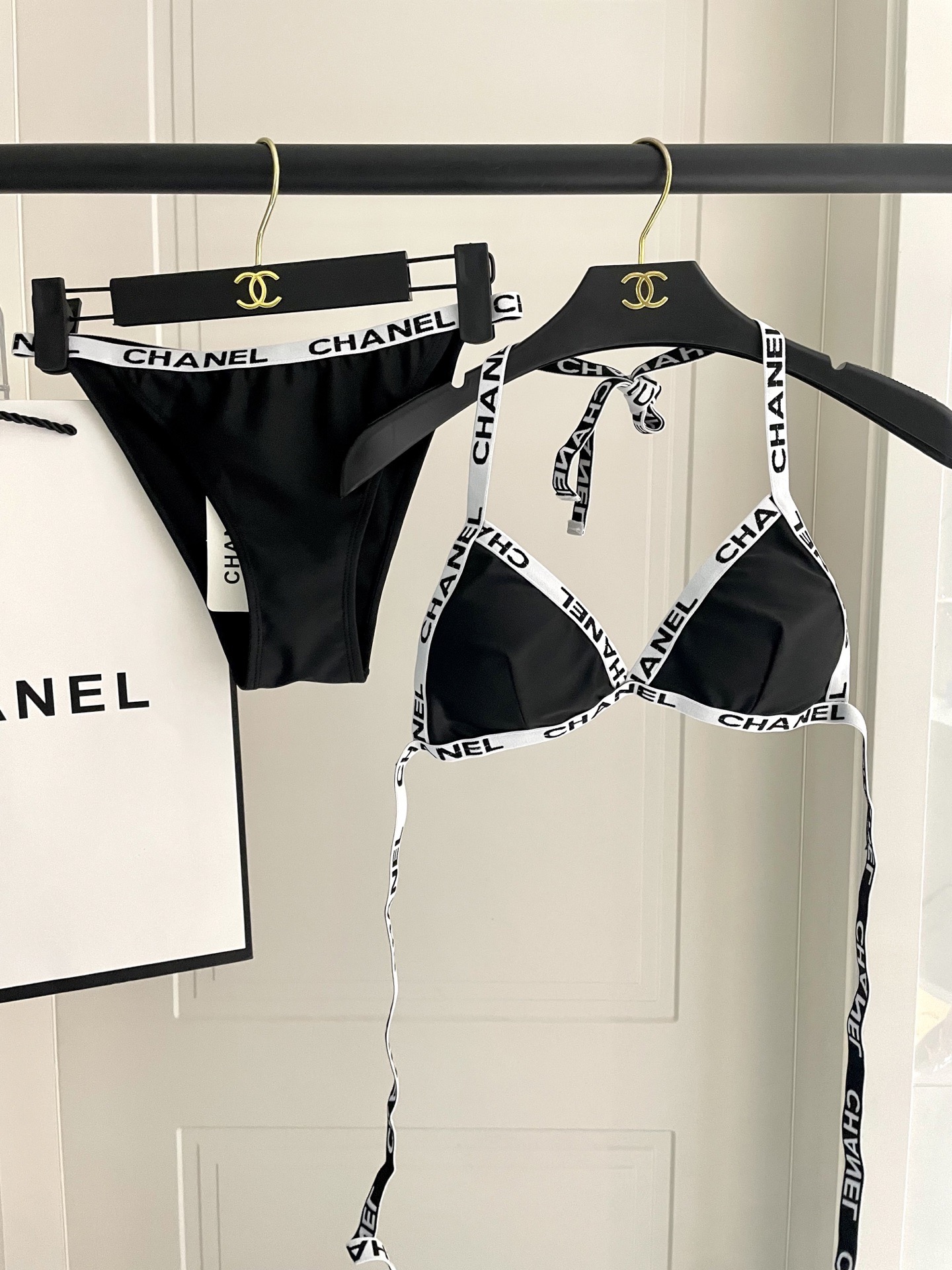 Chanel新款比基尼泳衣😍🥰适合多种场景的游泳衣🏊‍♀️海边 游泳池 温泉 水上乐园 漂流都可以😌内搭