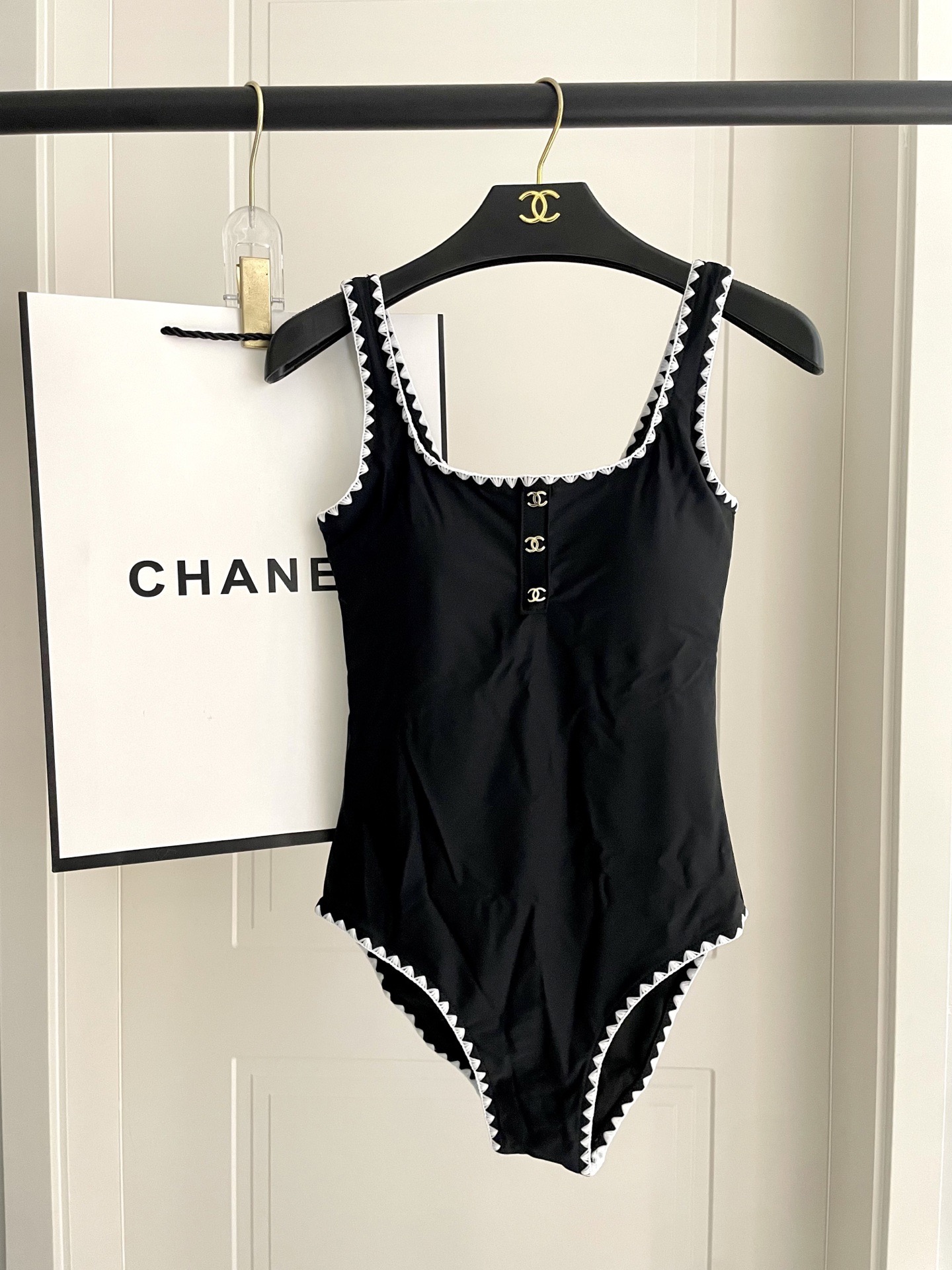 Chanel新款泳衣😍🥰适合多种场景的游泳衣🏊‍♀️海边 游泳池 温泉 水上乐园 漂流都可以😌内搭也完全