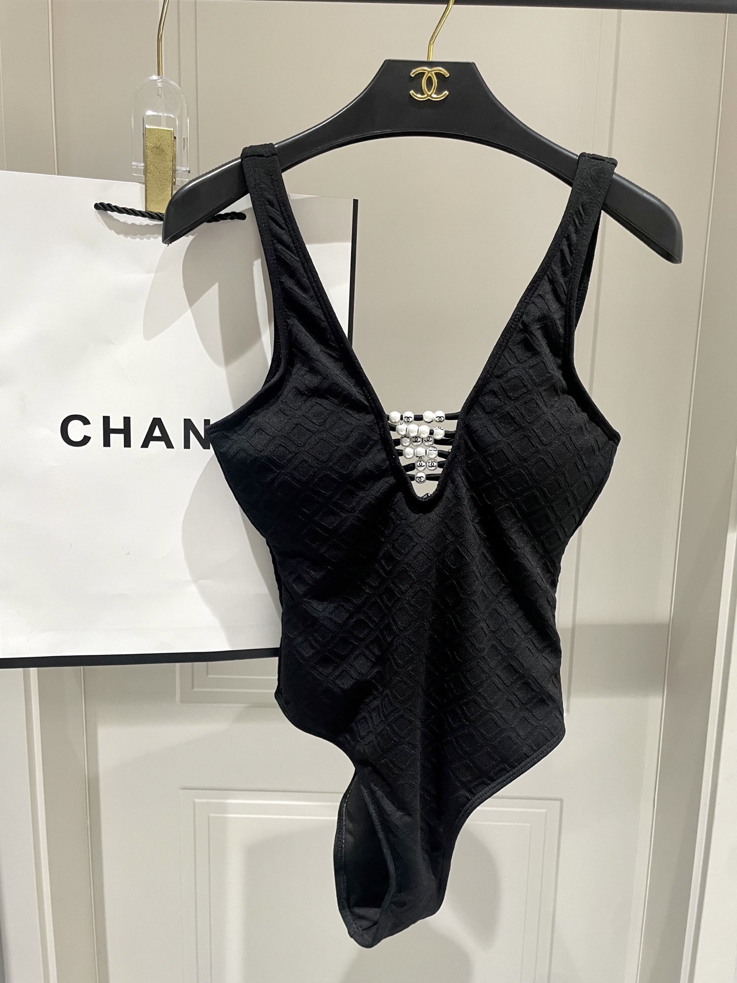 Chanel新款泳衣😍🥰适合多种场景的游泳衣🏊‍♀️海边 游泳池 温泉 水上乐园 漂流都可以😌内搭也完全