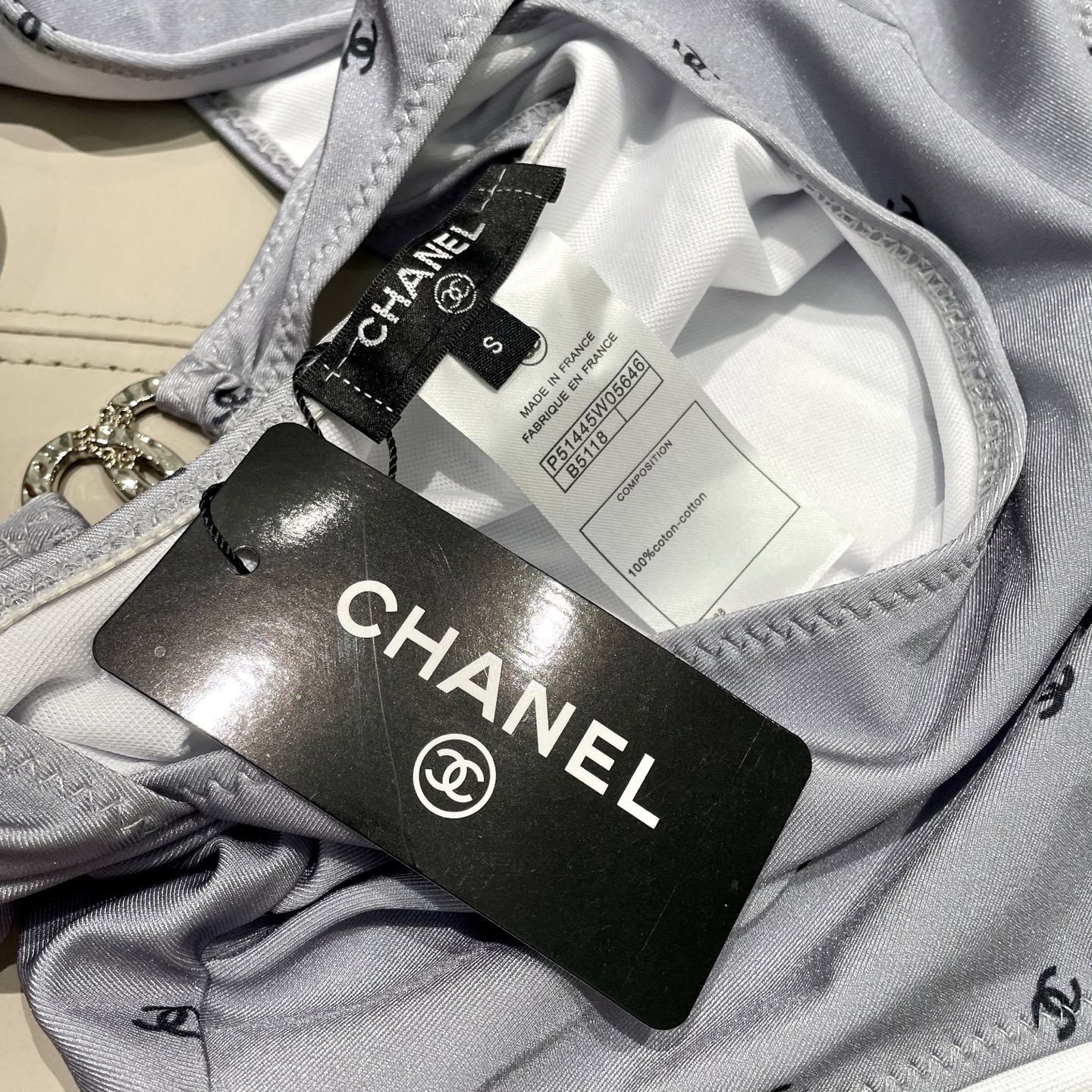 Chanel新款泳衣😍🥰适合多种场景的游泳衣🏊‍♀️海边 游泳池 温泉 水上乐园 漂流都可以😌内搭也完全