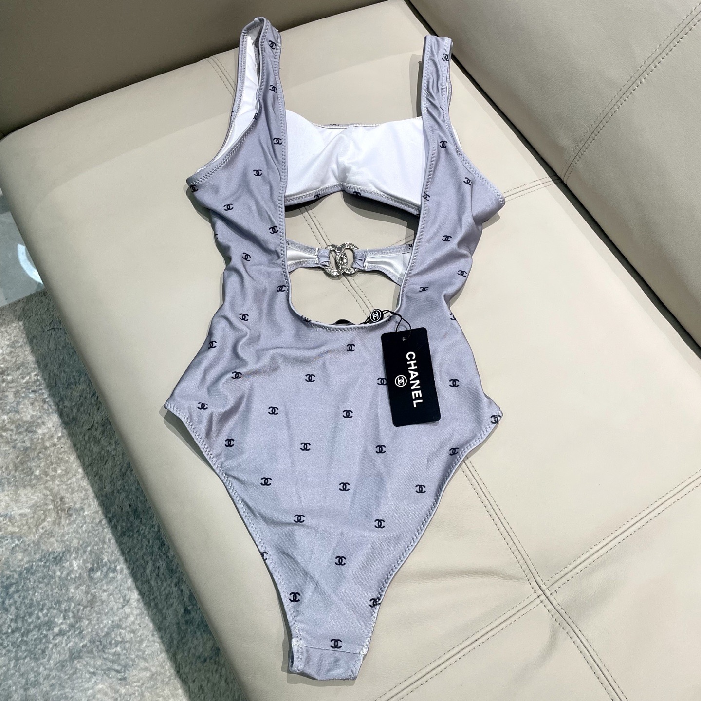Chanel新款泳衣😍🥰适合多种场景的游泳衣🏊‍♀️海边 游泳池 温泉 水上乐园 漂流都可以😌内搭也完全
