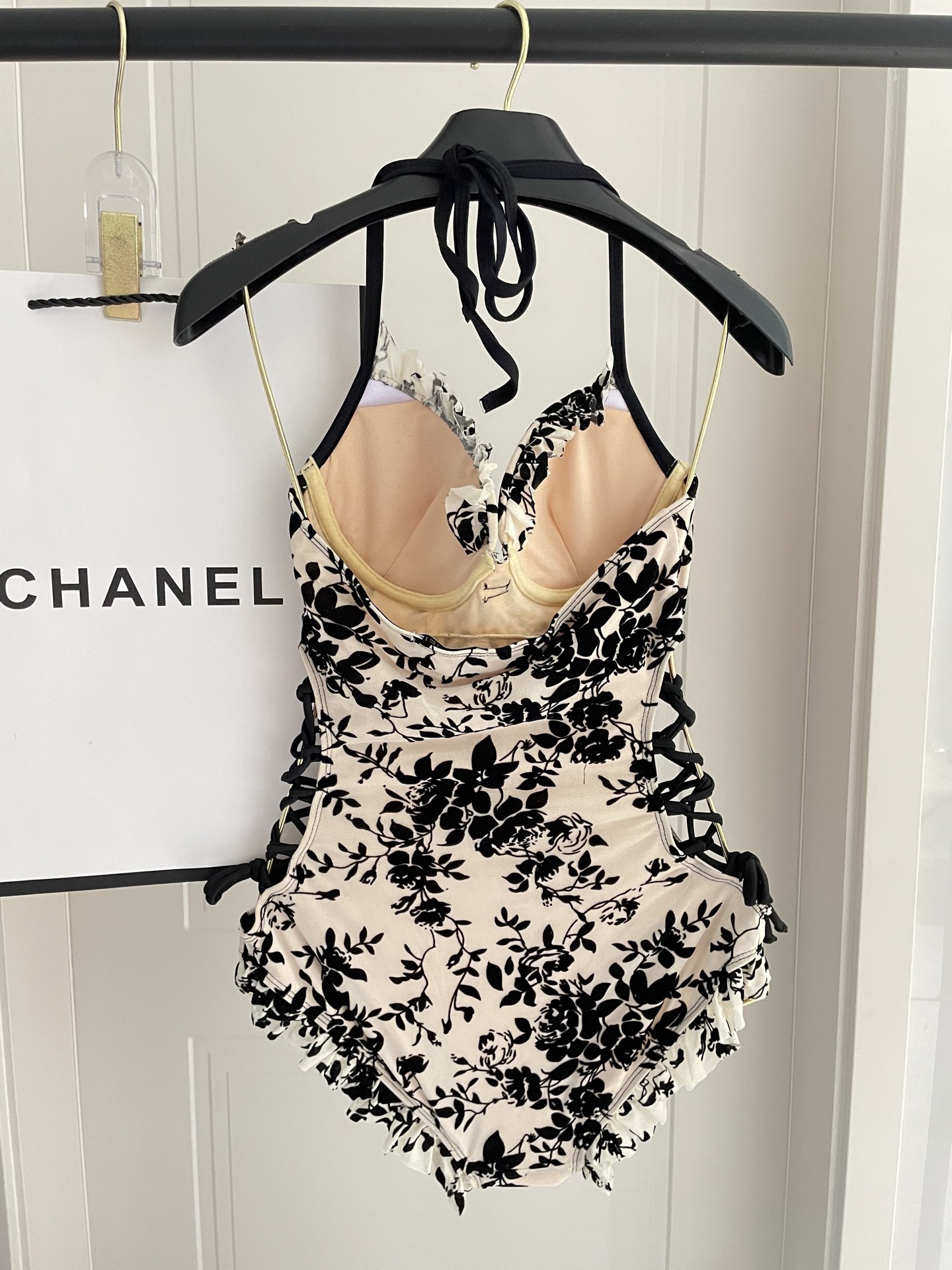 Chanel新款泳衣😍🥰适合多种场景的游泳衣🏊‍♀️海边 游泳池 温泉 水上乐园 漂流都可以😌内搭也完全