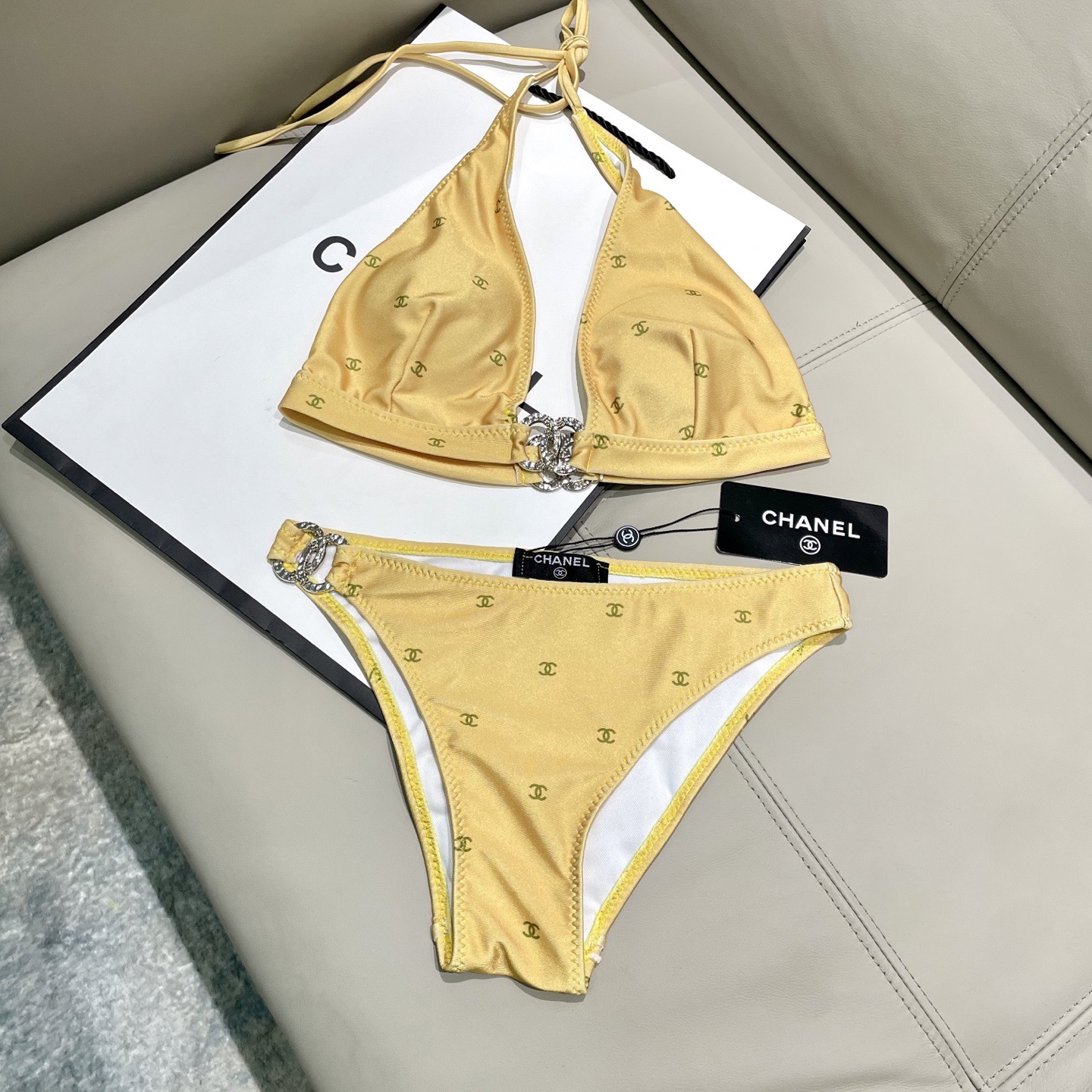 Chanel比基尼泳衣😍🥰适合多种场景的游泳衣🏊‍♀️海边 游泳池 温泉 水上乐园 漂流都可以😌内搭也完