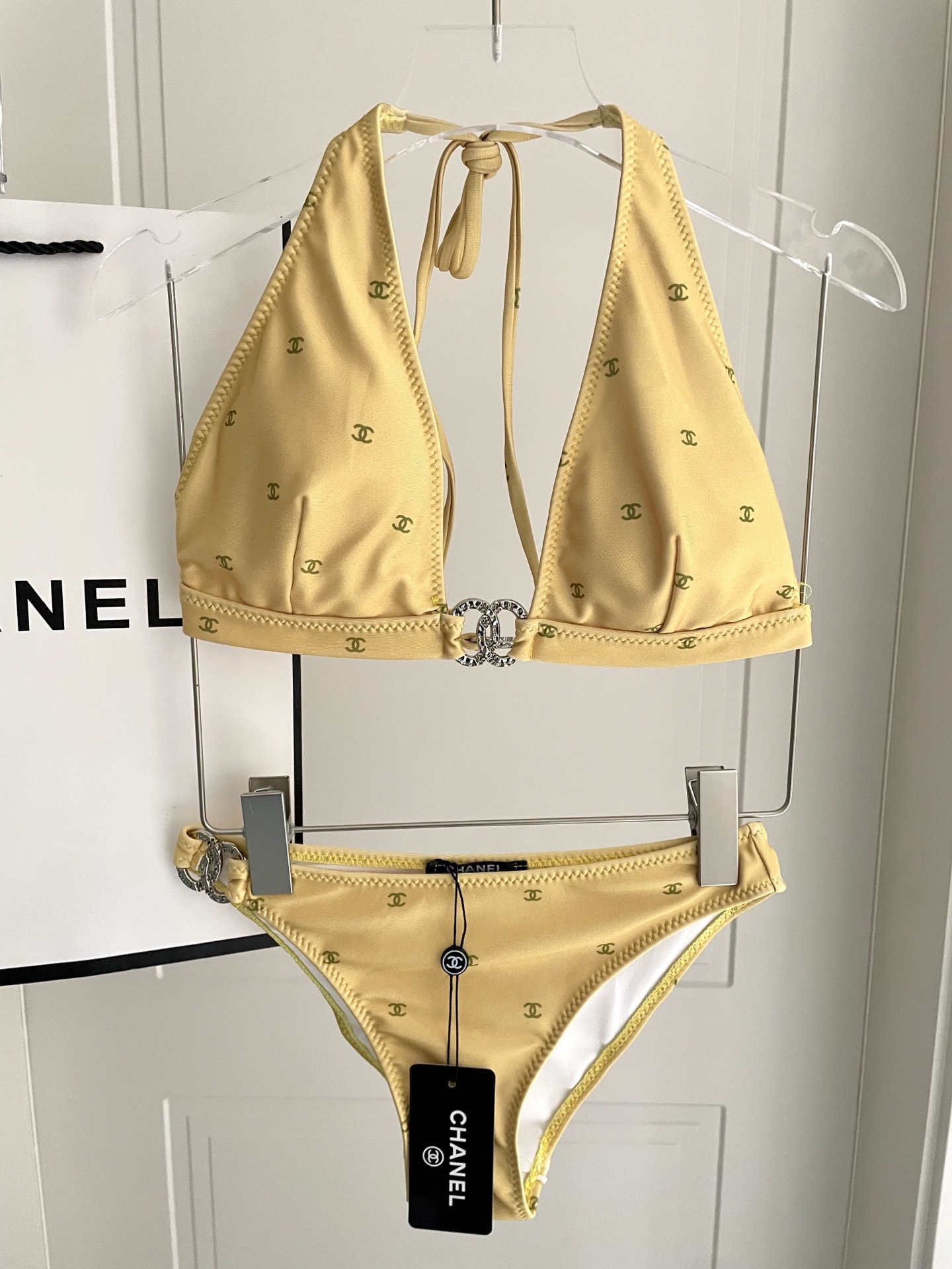 Chanel比基尼泳衣😍🥰适合多种场景的游泳衣🏊‍♀️海边 游泳池 温泉 水上乐园 漂流都可以😌内搭也完