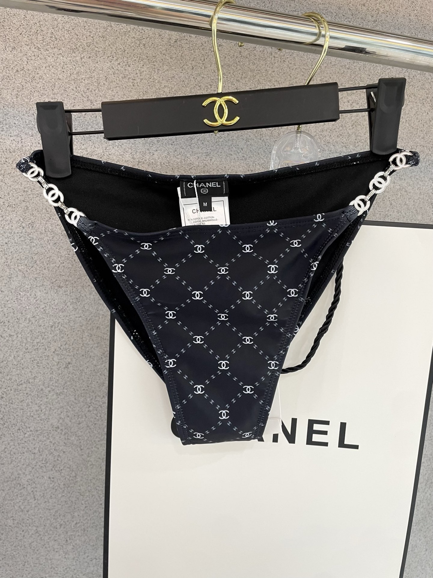 Chanel新款比基尼泳衣😍🥰适合多种场景的游泳衣🏊‍♀️海边 游泳池 温泉 水上乐园 漂流都可以😌内搭