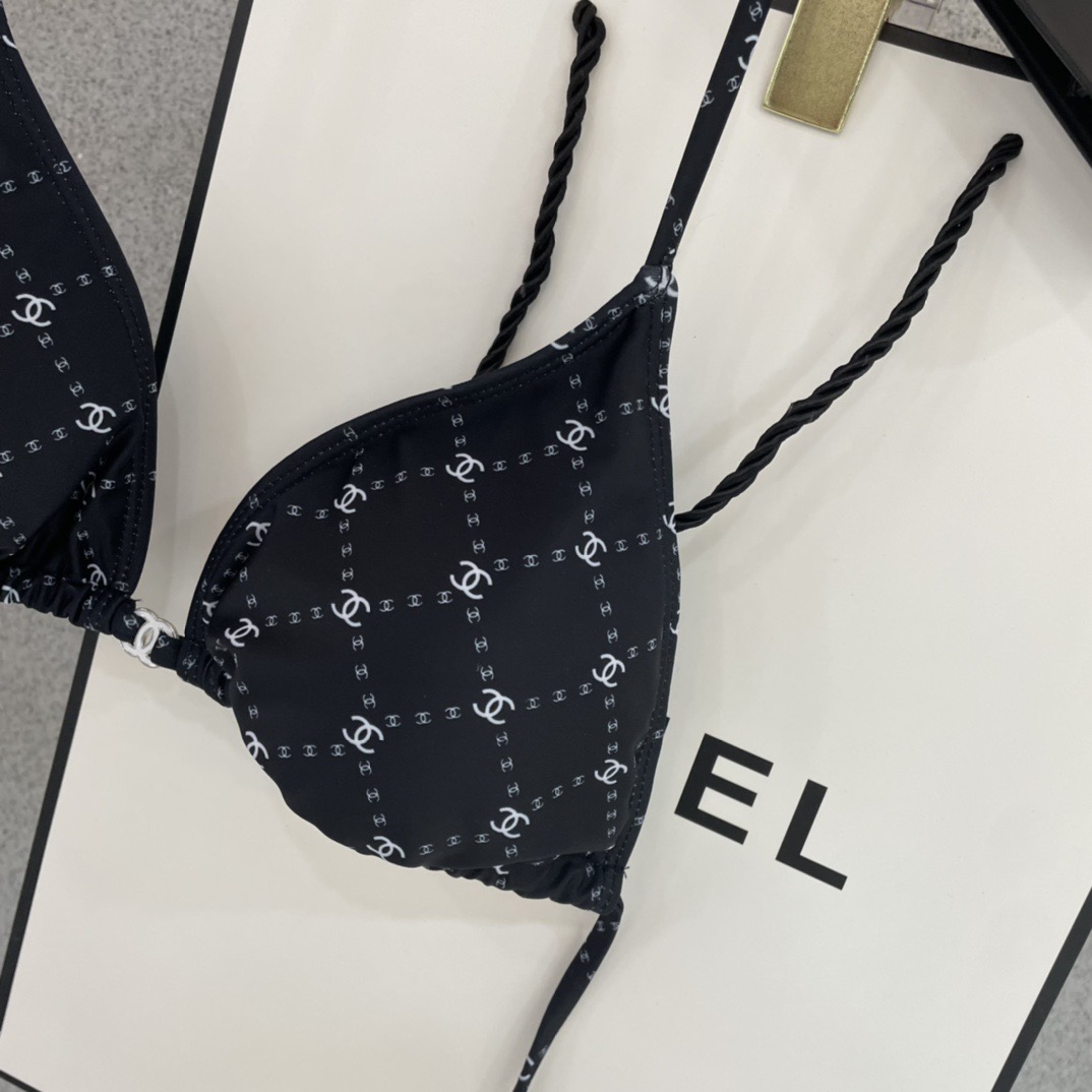 Chanel新款比基尼泳衣😍🥰适合多种场景的游泳衣🏊‍♀️海边 游泳池 温泉 水上乐园 漂流都可以😌内搭