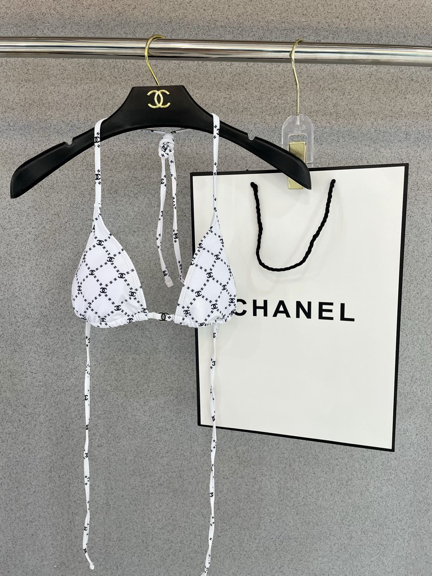 Chanel新款泳衣😍🥰适合多种场景的游泳衣🏊‍♀️海边 游泳池 温泉 水上乐园 漂流都可以😌内搭也完全