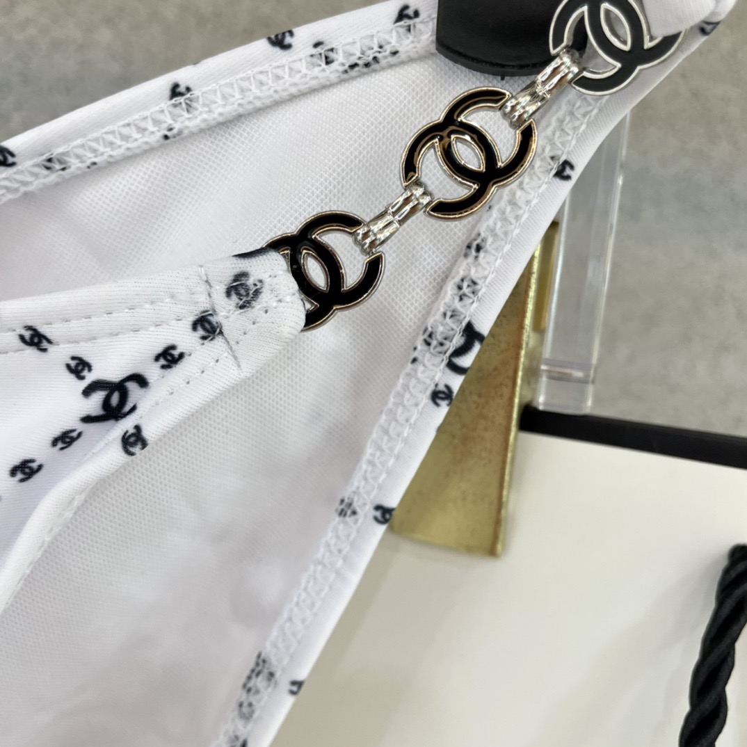Chanel新款泳衣😍🥰适合多种场景的游泳衣🏊‍♀️海边 游泳池 温泉 水上乐园 漂流都可以😌内搭也完全