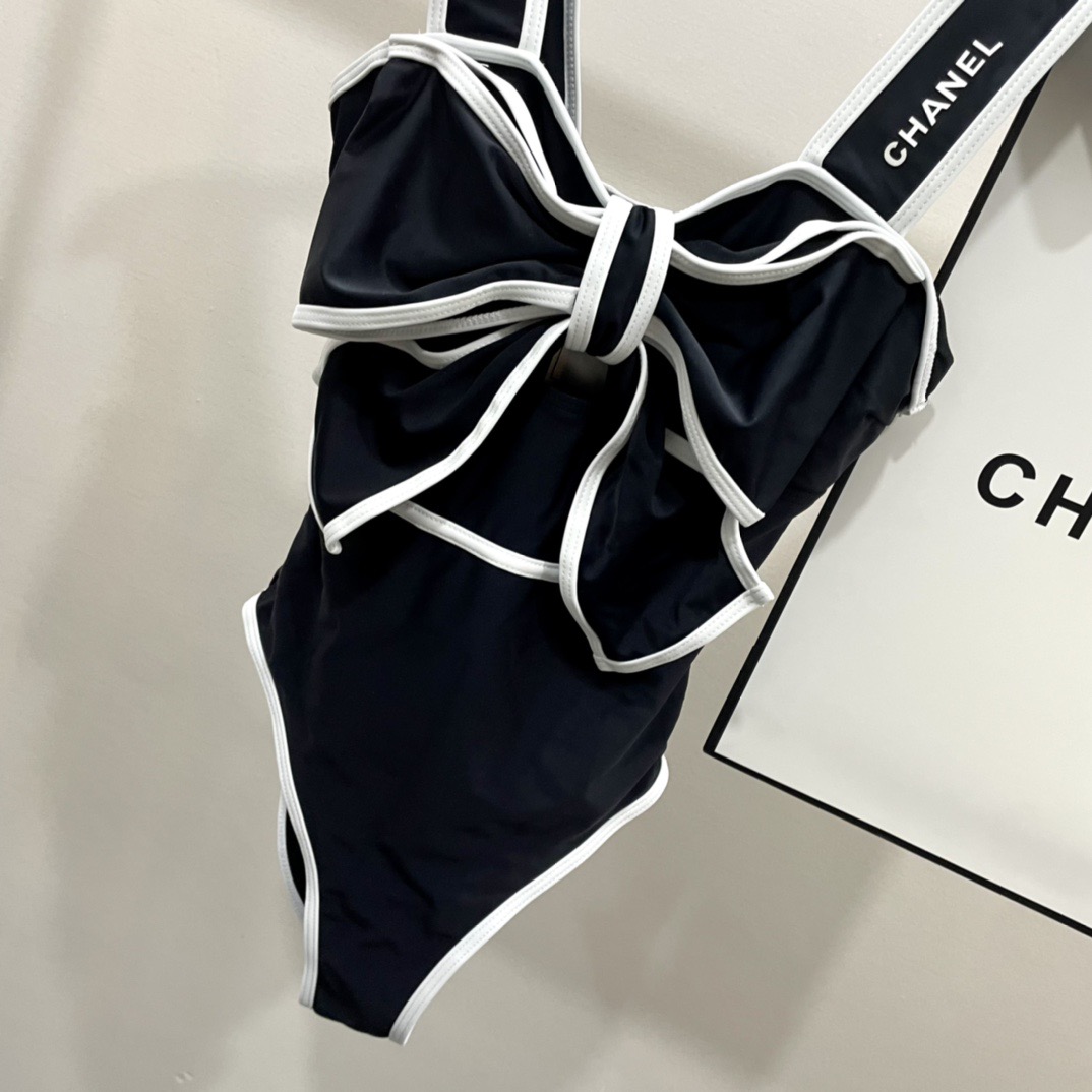 Chanel新款泳衣😍🥰适合多种场景的游泳衣🏊‍♀️海边 游泳池 温泉 水上乐园 漂流都可以😌内搭也完全