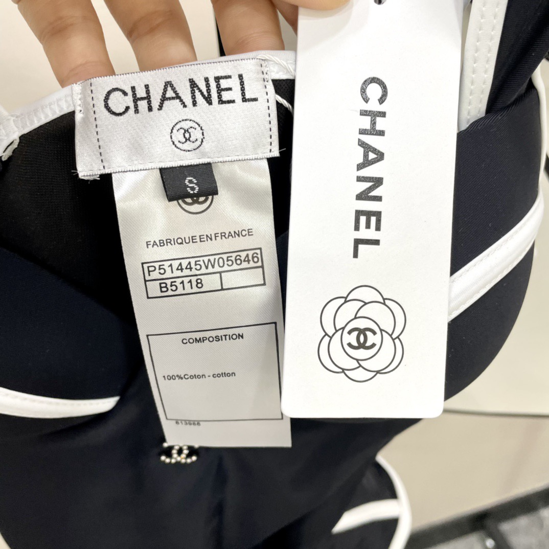 Chanel新款泳衣😍🥰适合多种场景的游泳衣🏊‍♀️海边 游泳池 温泉 水上乐园 漂流都可以😌内搭也完全