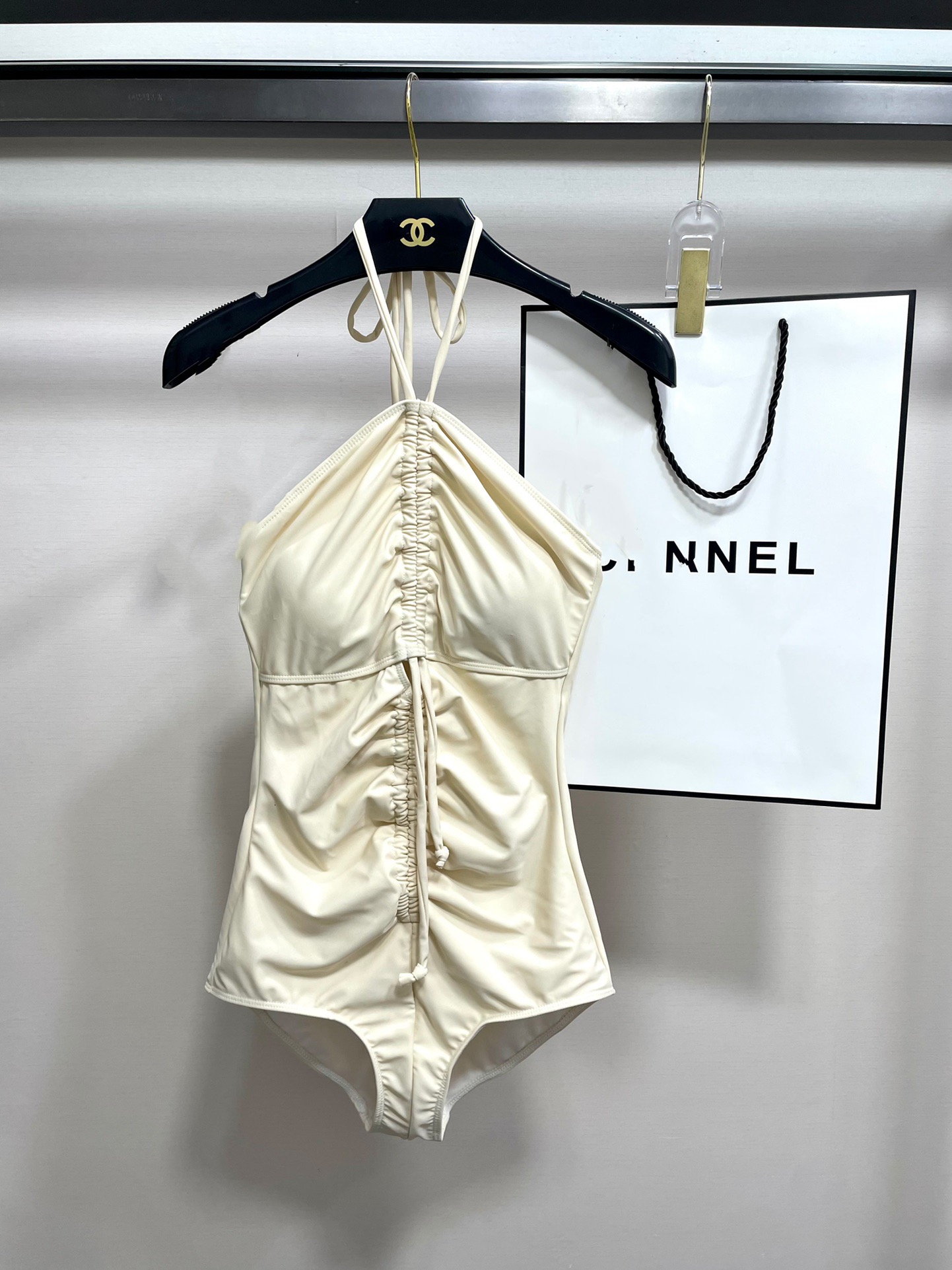 Chanel新款泳衣😍🥰适合多种场景的游泳衣🏊‍♀️海边 游泳池 温泉 水上乐园 漂流都可以😌内搭也完全