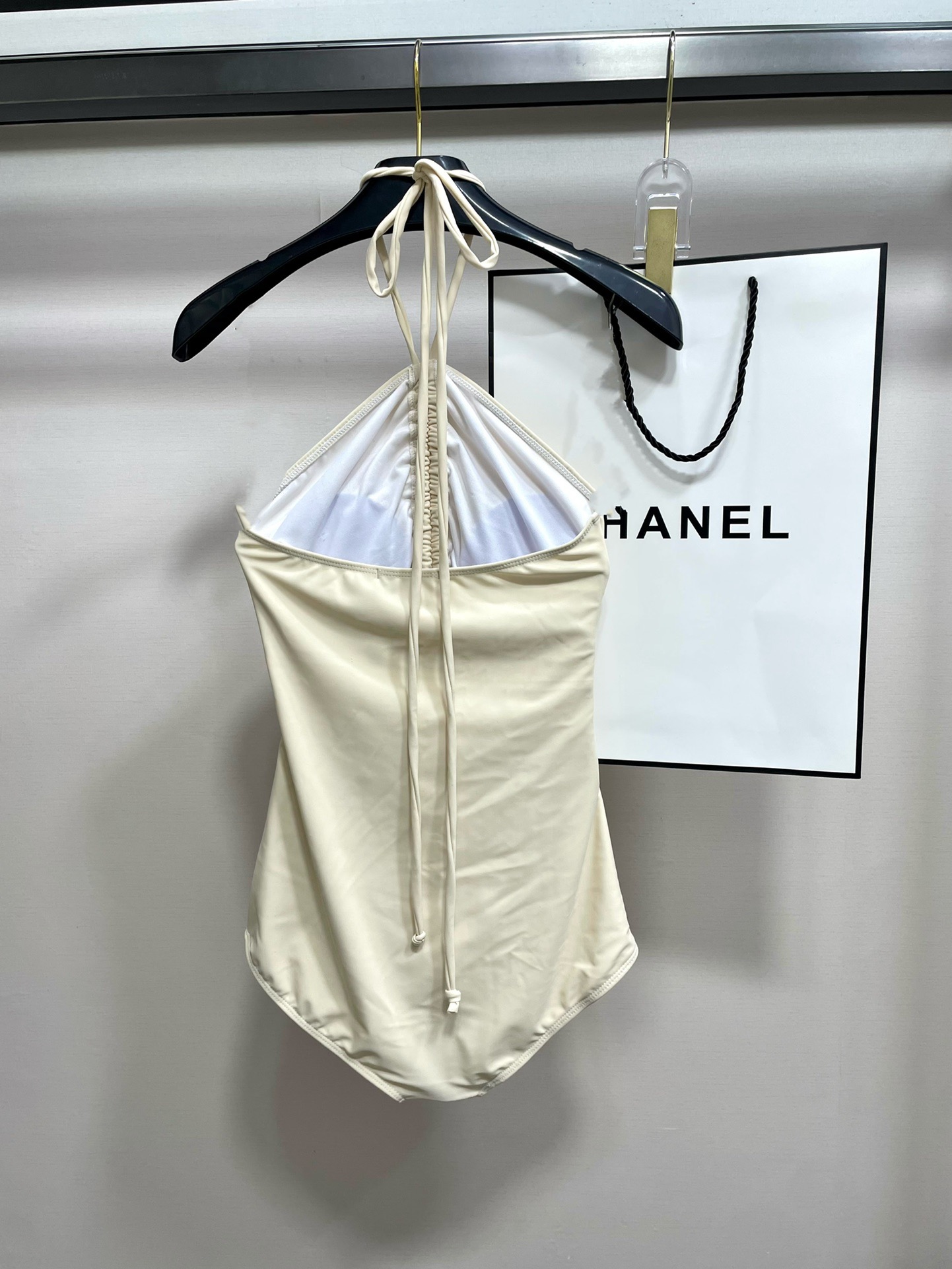 Chanel新款泳衣😍🥰适合多种场景的游泳衣🏊‍♀️海边 游泳池 温泉 水上乐园 漂流都可以😌内搭也完全