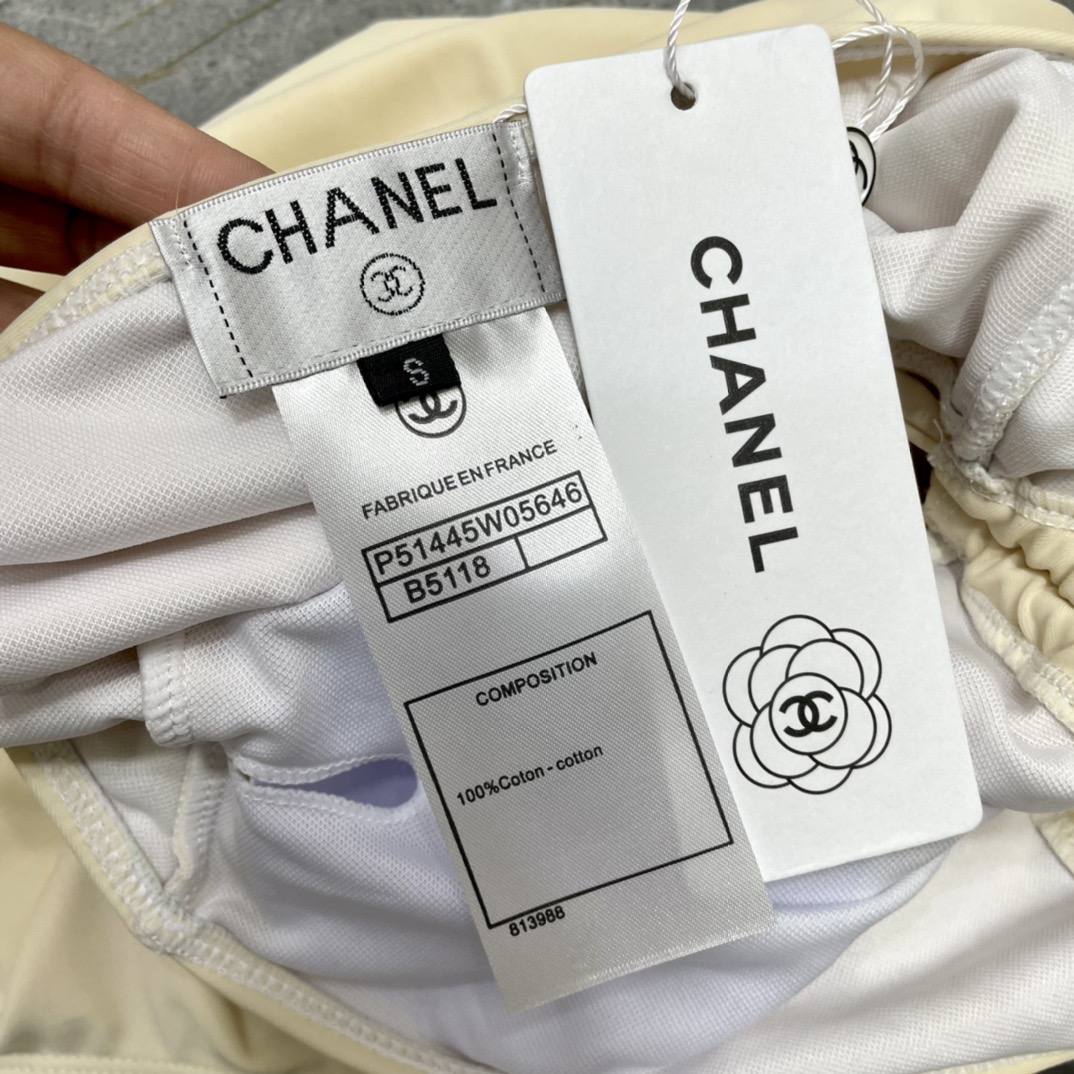 Chanel新款泳衣😍🥰适合多种场景的游泳衣🏊‍♀️海边 游泳池 温泉 水上乐园 漂流都可以😌内搭也完全