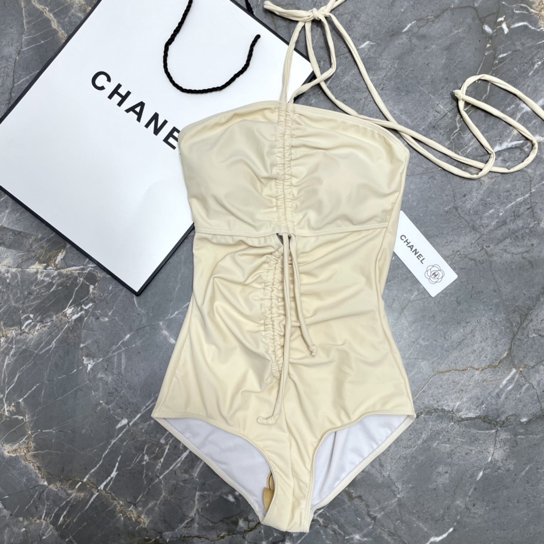 Chanel新款泳衣😍🥰适合多种场景的游泳衣🏊‍♀️海边 游泳池 温泉 水上乐园 漂流都可以😌内搭也完全