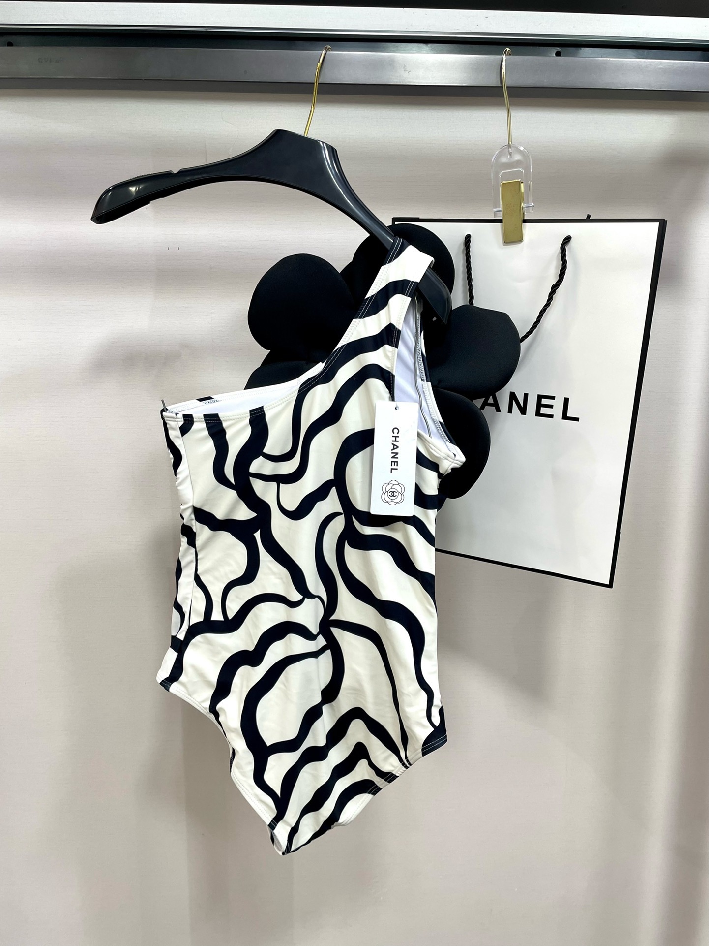 Chanel新款泳衣😍🥰适合多种场景的游泳衣🏊‍♀️海边 游泳池 温泉 水上乐园 漂流都可以😌内搭也完全