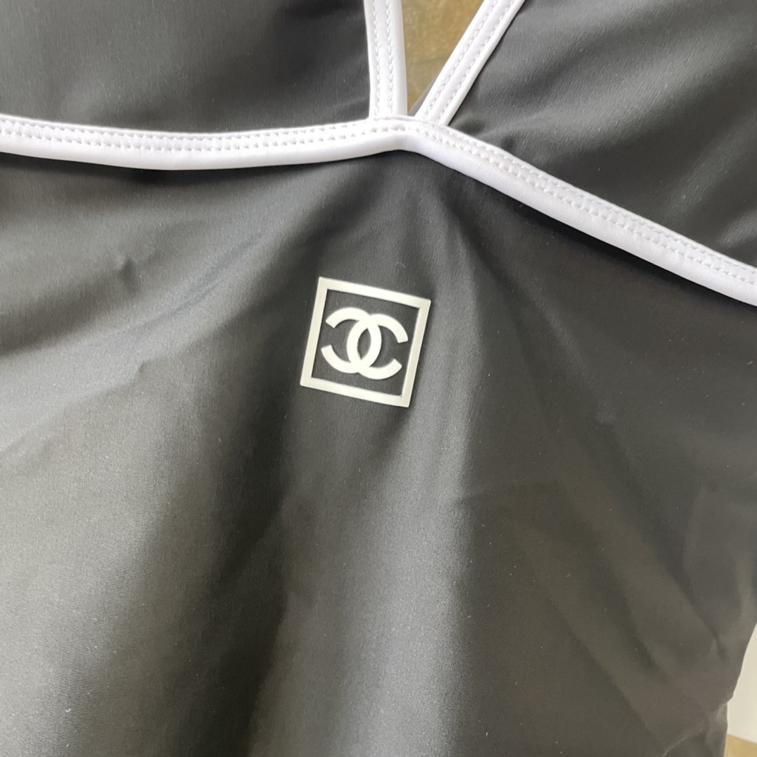 Chanel新款泳衣😍🥰适合多种场景的游泳衣🏊‍♀️海边 游泳池 温泉 水上乐园 漂流都可以😌内搭也完全