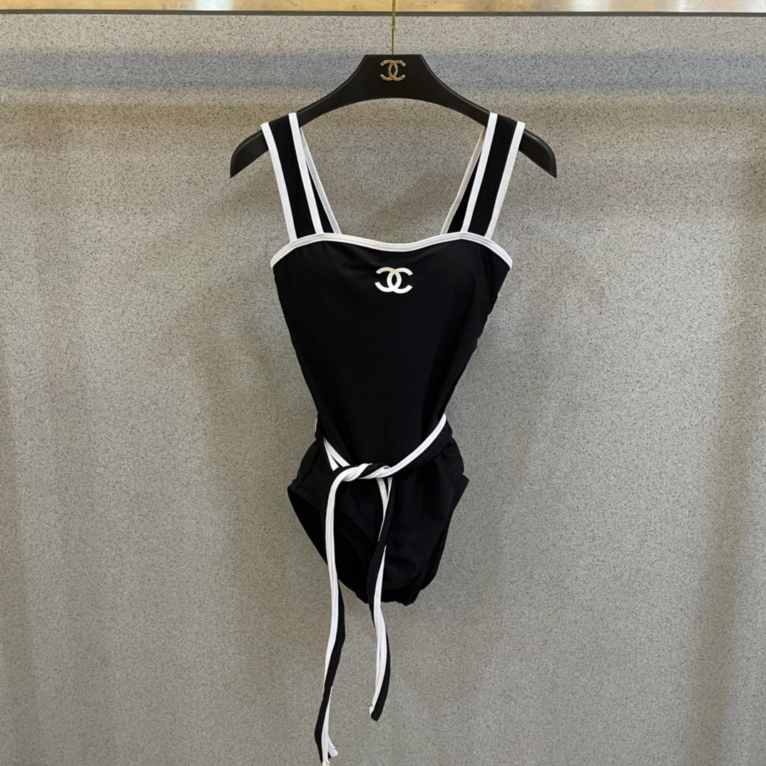 Chanel新款泳衣😍🥰适合多种场景的游泳衣🏊‍♀️海边 游泳池 温泉 水上乐园 漂流都可以😌内搭也完全
