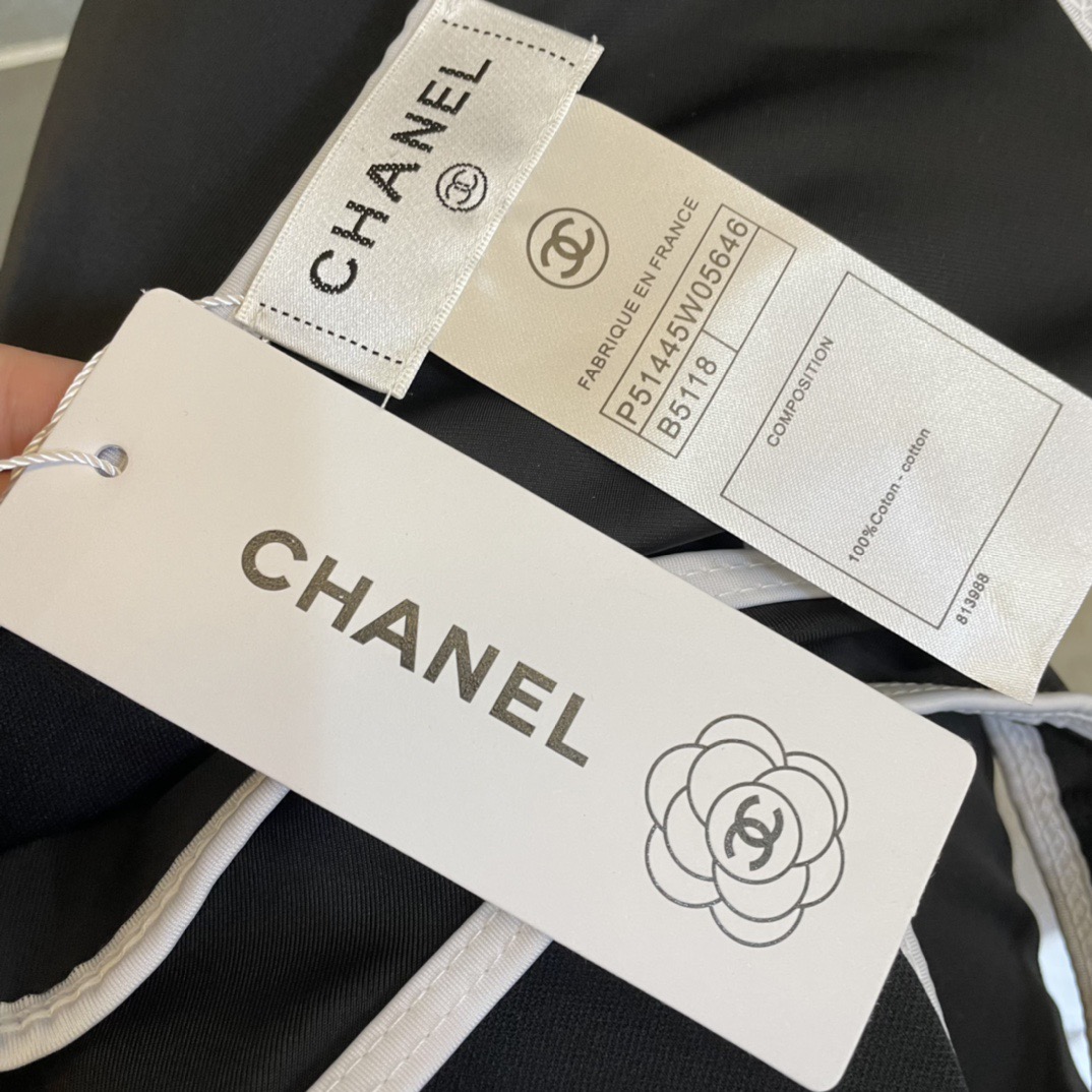 Chanel新款泳衣😍🥰适合多种场景的游泳衣🏊‍♀️海边 游泳池 温泉 水上乐园 漂流都可以😌内搭也完全