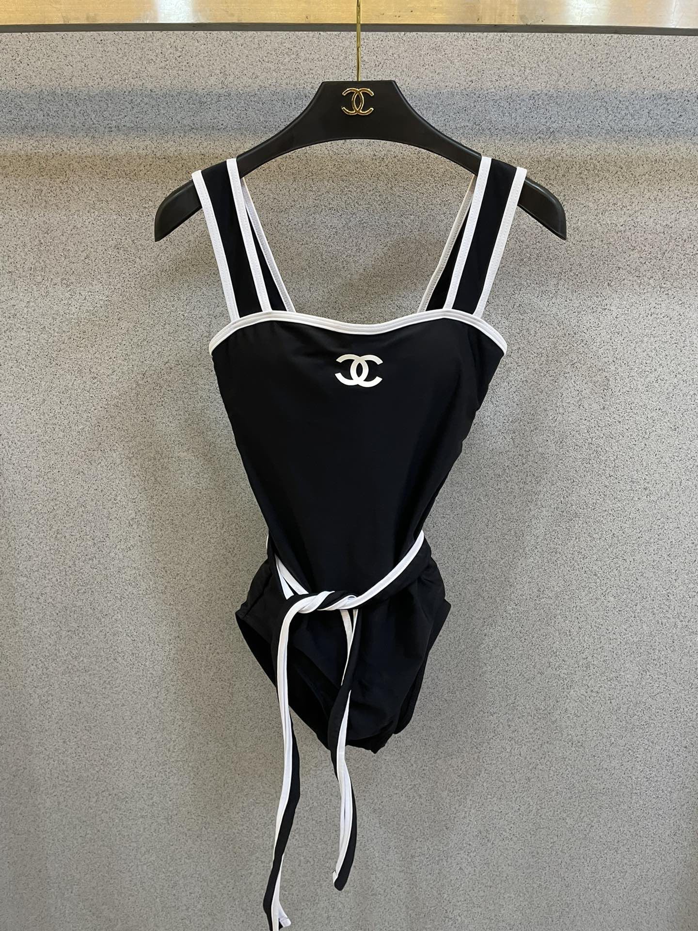 Chanel新款泳衣😍🥰适合多种场景的游泳衣🏊‍♀️海边 游泳池 温泉 水上乐园 漂流都可以😌内搭也完全
