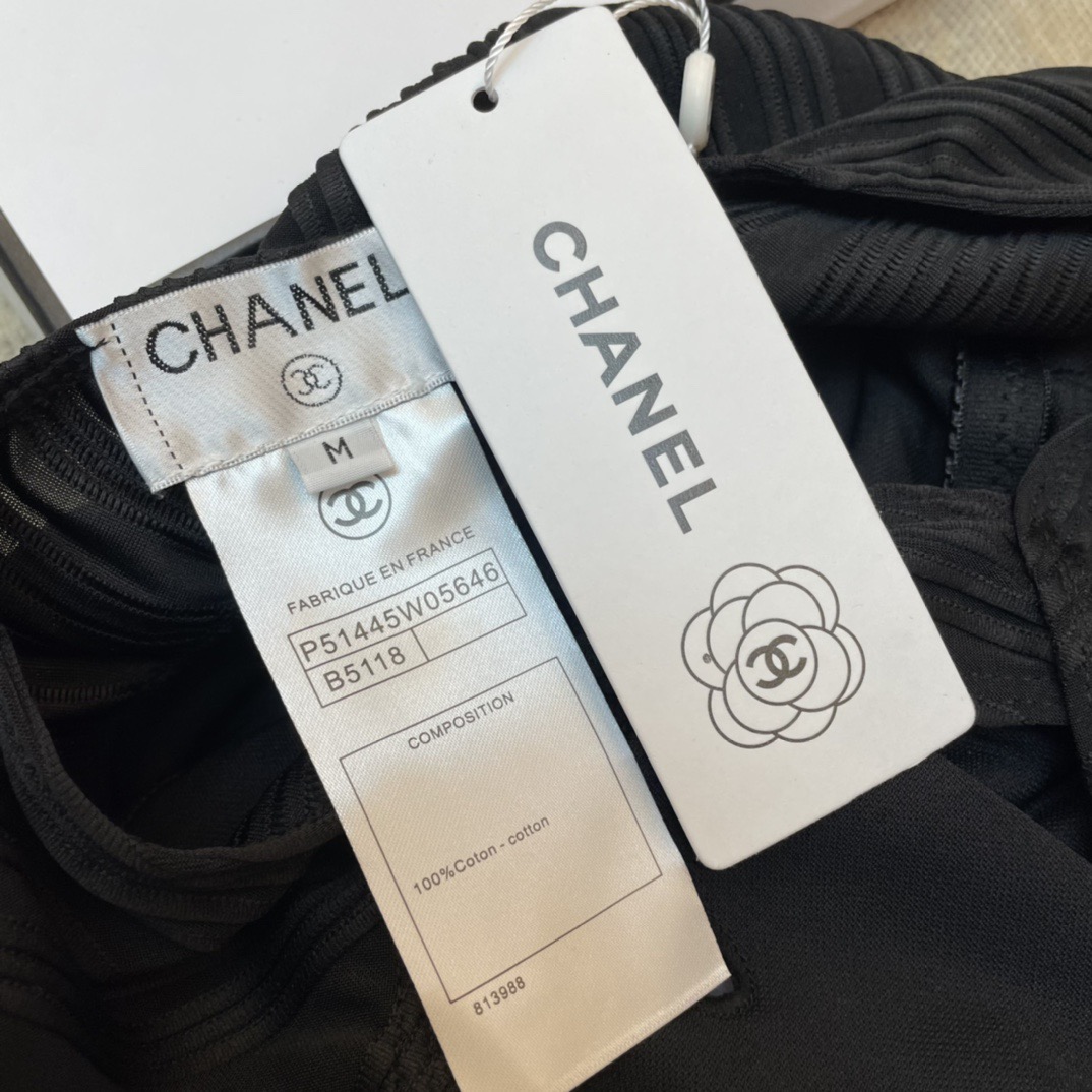 Chanel新款泳衣😍🥰适合多种场景的游泳衣🏊‍♀️海边 游泳池 温泉 水上乐园 漂流都可以😌内搭也完全