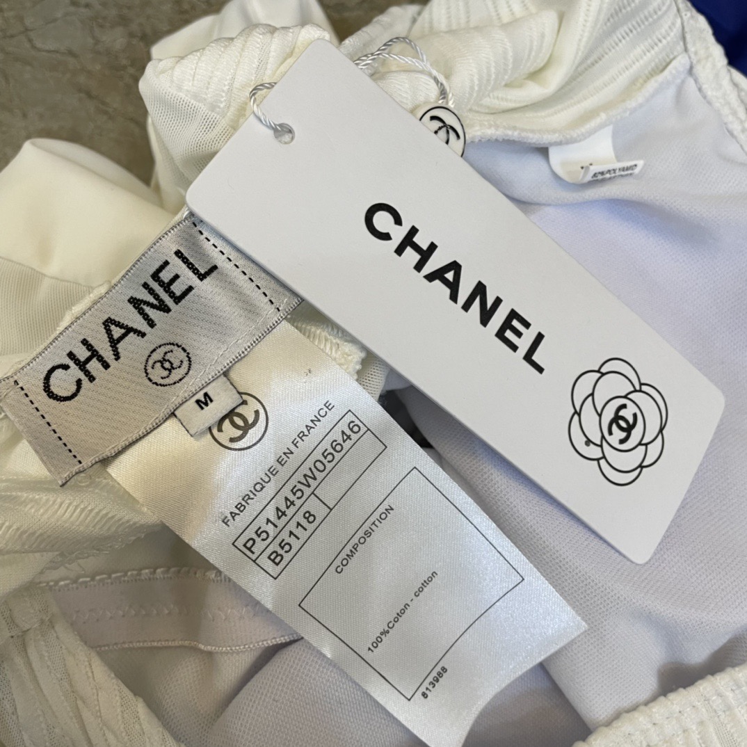 Chanel新款泳衣😍🥰适合多种场景的游泳衣🏊‍♀️海边 游泳池 温泉 水上乐园 漂流都可以😌内搭也完全