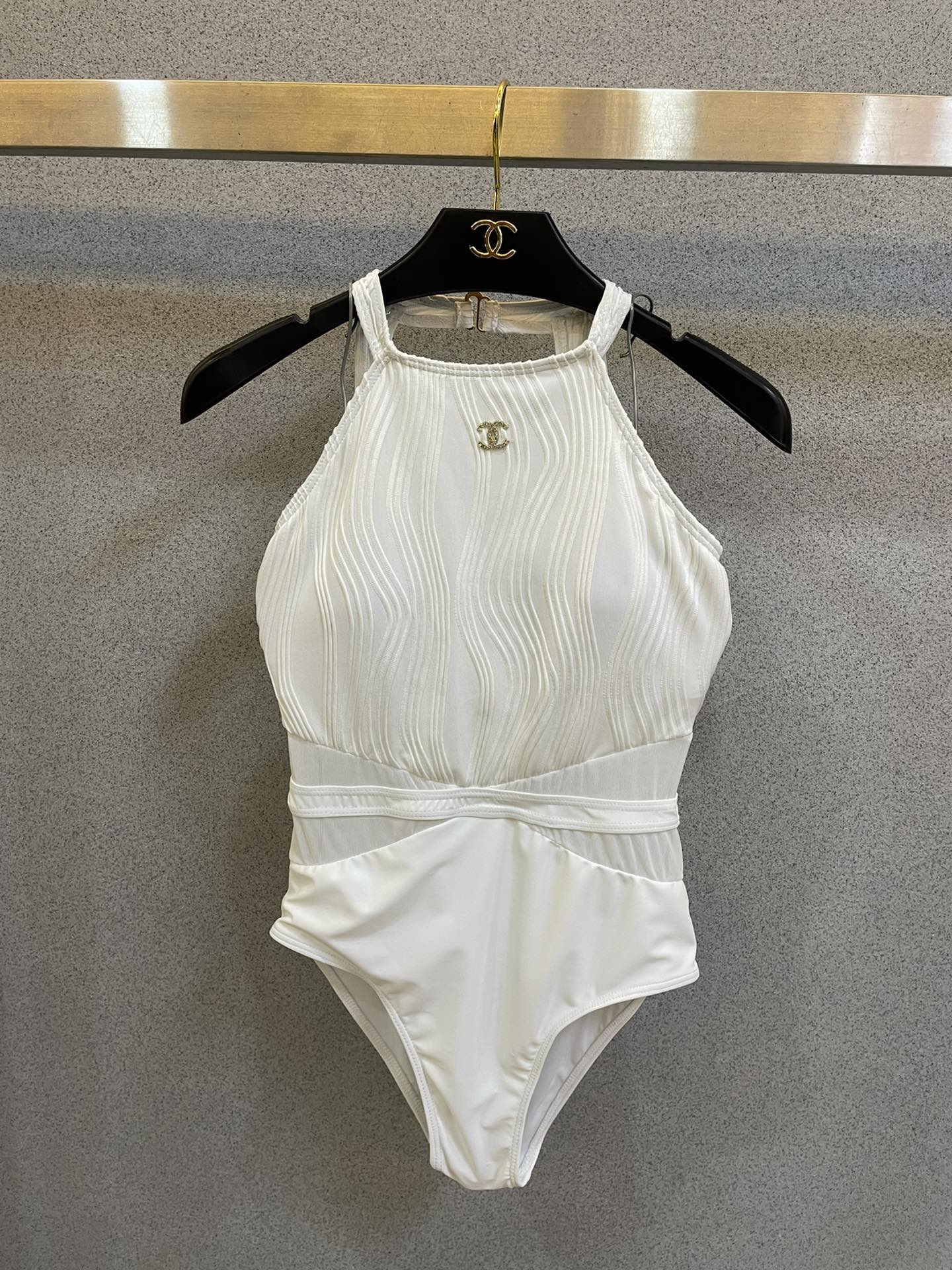 Chanel新款泳衣😍🥰适合多种场景的游泳衣🏊‍♀️海边 游泳池 温泉 水上乐园 漂流都可以😌内搭也完全