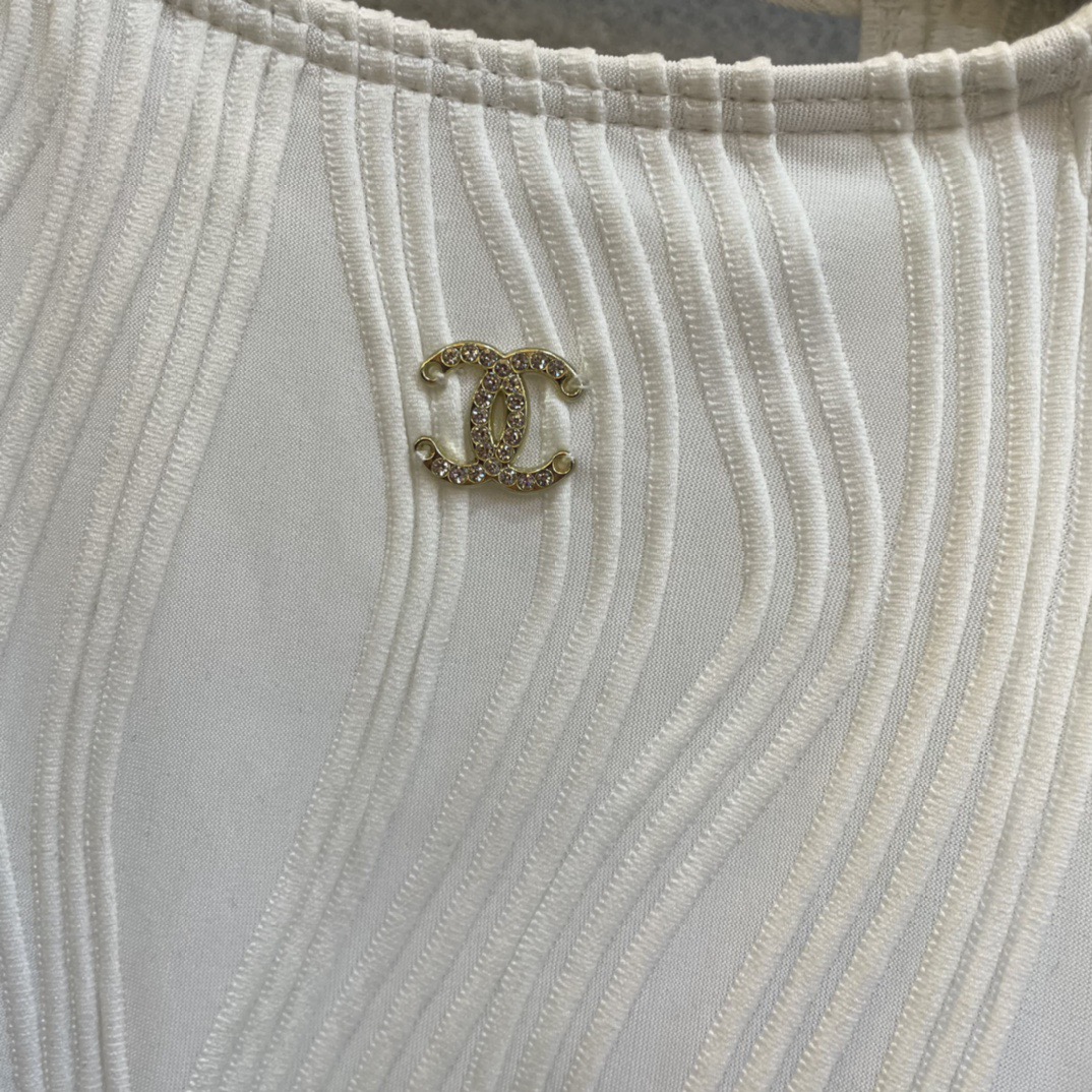 Chanel新款泳衣😍🥰适合多种场景的游泳衣🏊‍♀️海边 游泳池 温泉 水上乐园 漂流都可以😌内搭也完全