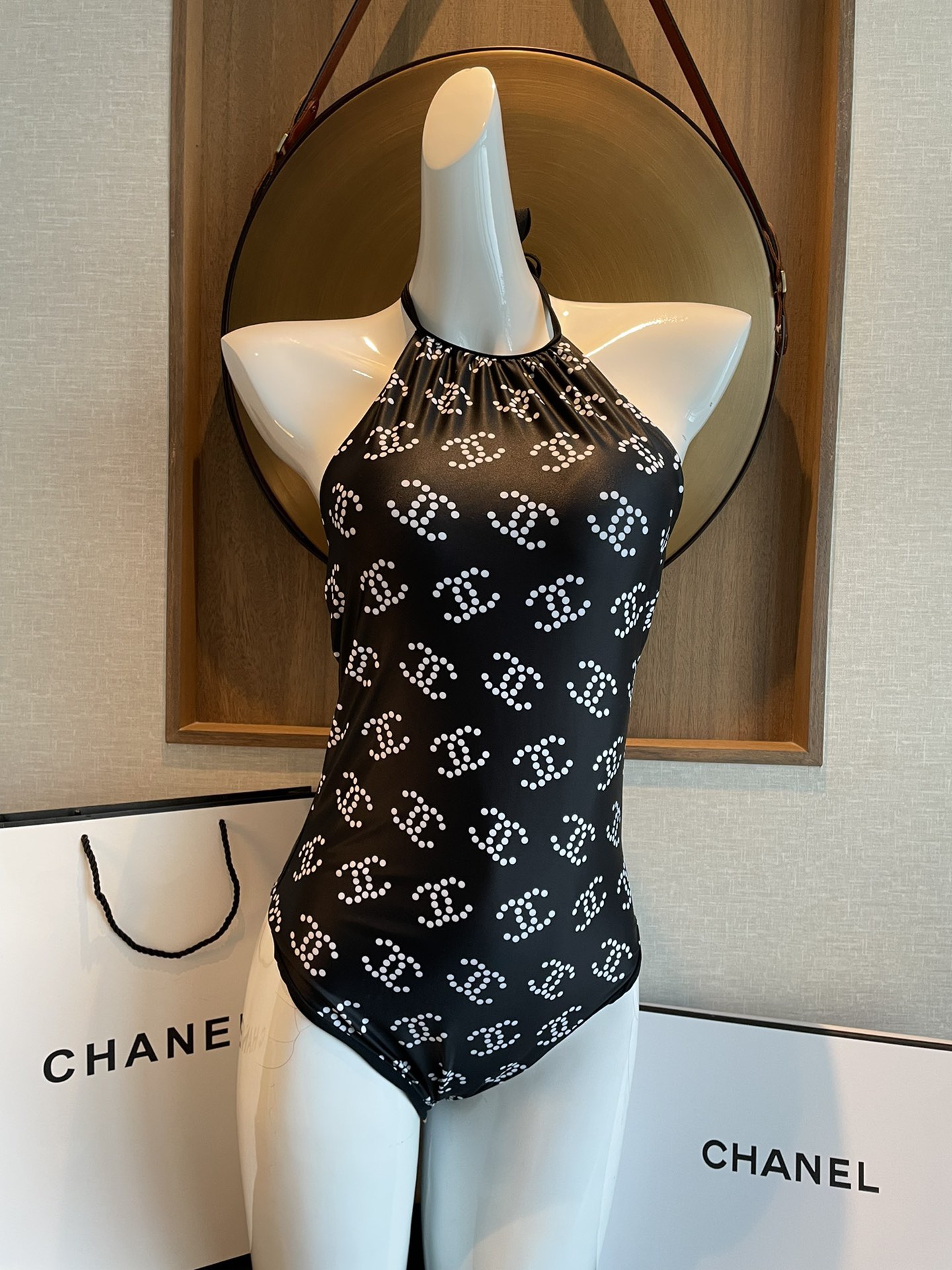 Chanel新款泳衣😍🥰适合多种场景的游泳衣🏊‍♀️海边 游泳池 温泉 水上乐园 漂流都可以😌内搭也完全