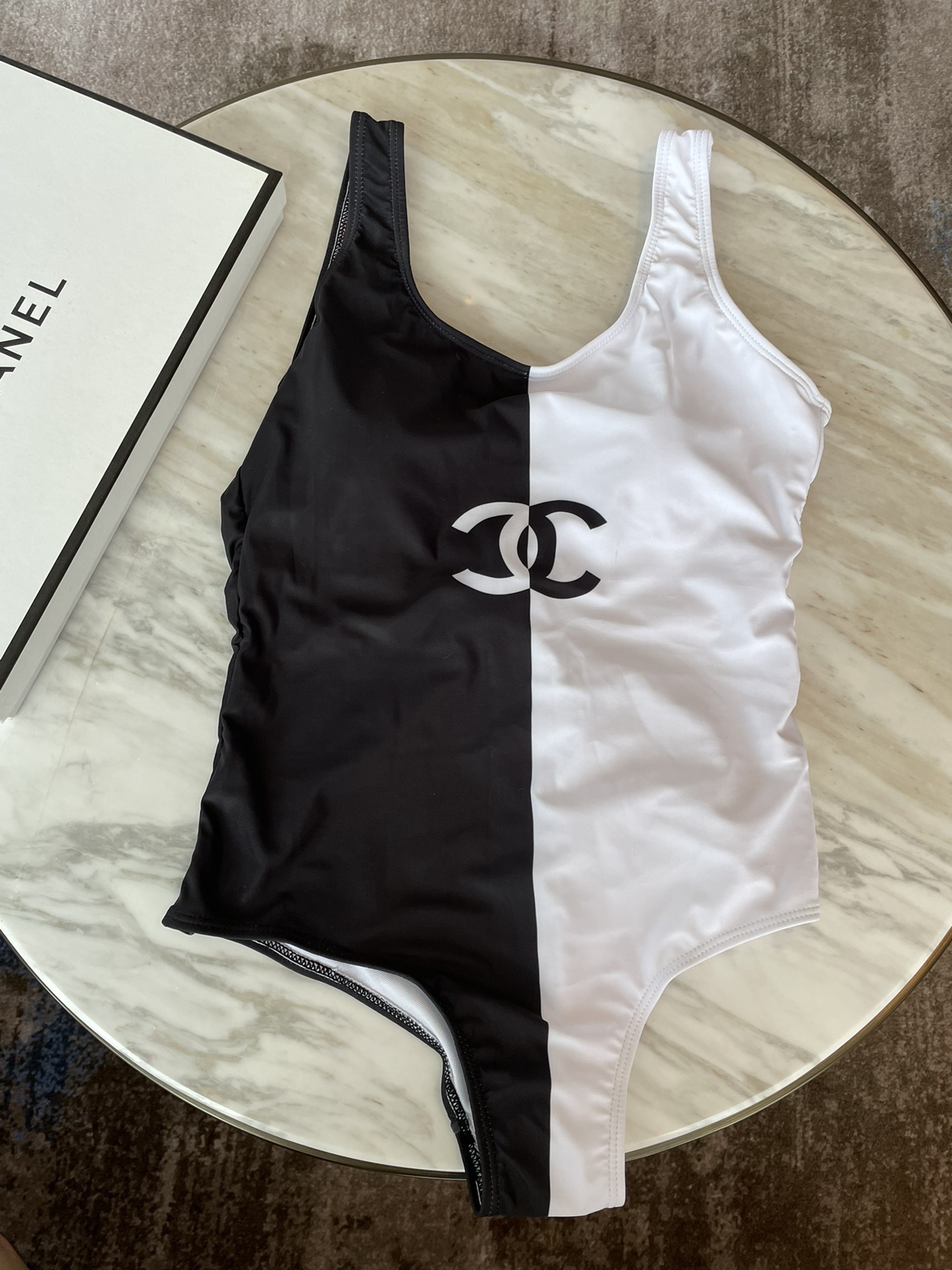 Chanel新款泳衣😍🥰适合多种场景的游泳衣🏊‍♀️海边 游泳池 温泉 水上乐园 漂流都可以😌内搭也完全