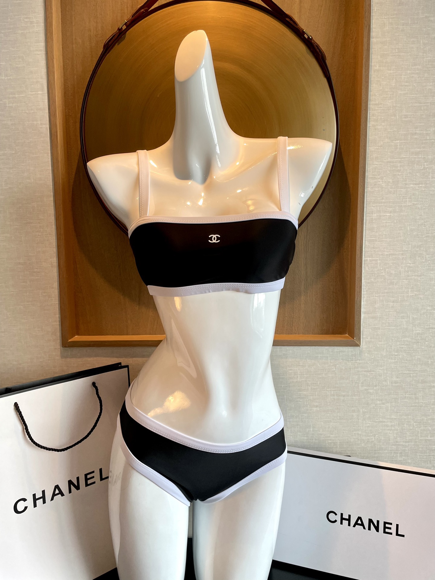 Chanel比基尼泳衣😍🥰适合多种场景的游泳衣🏊‍♀️海边 游泳池 温泉 水上乐园 漂流都可以😌内搭也完