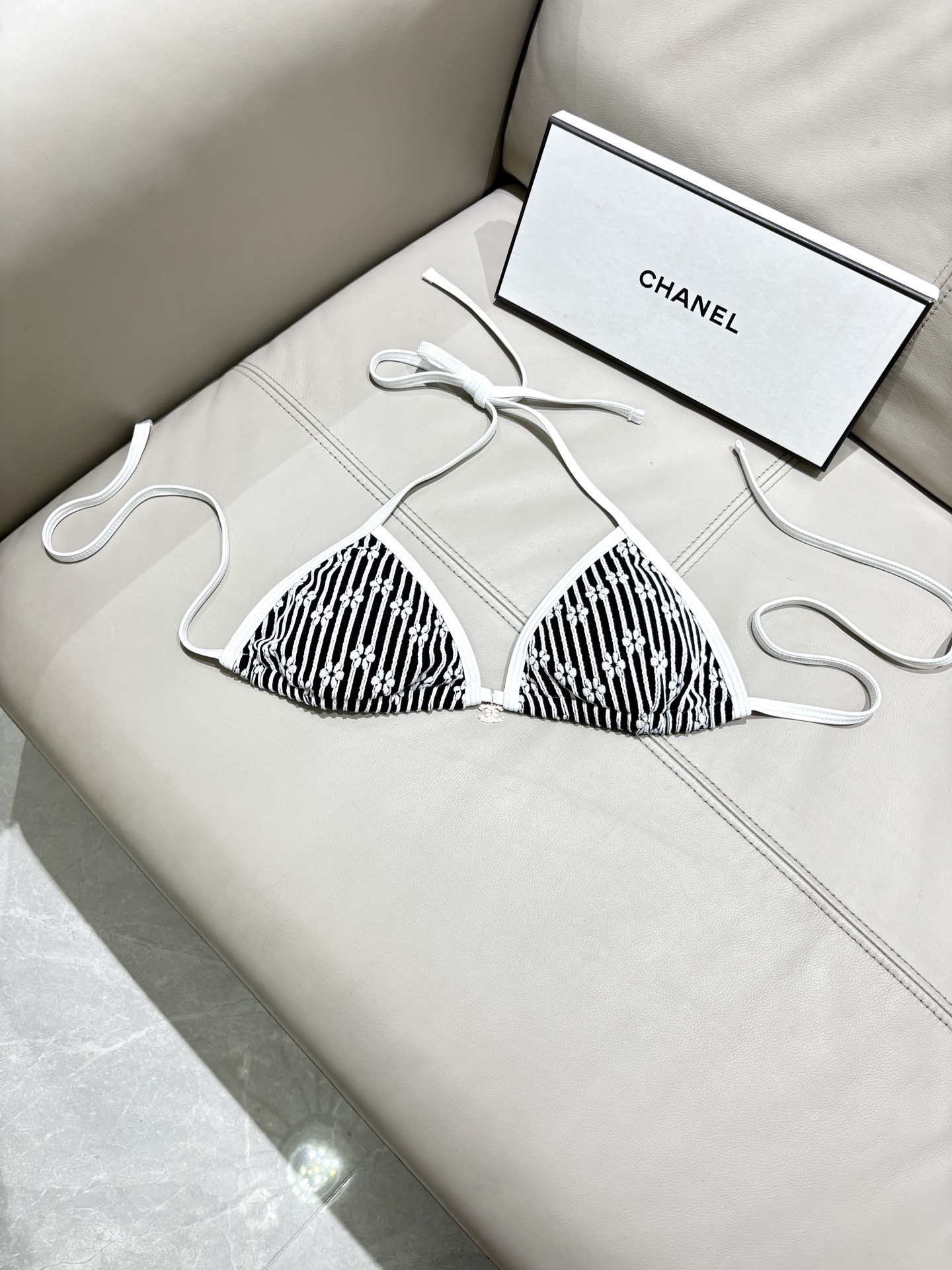 Chanel新款比基尼泳衣适合多种场景的游泳衣🏊‍♀️海边 游泳池 温泉 水上乐园 漂流都可以😌内搭也完