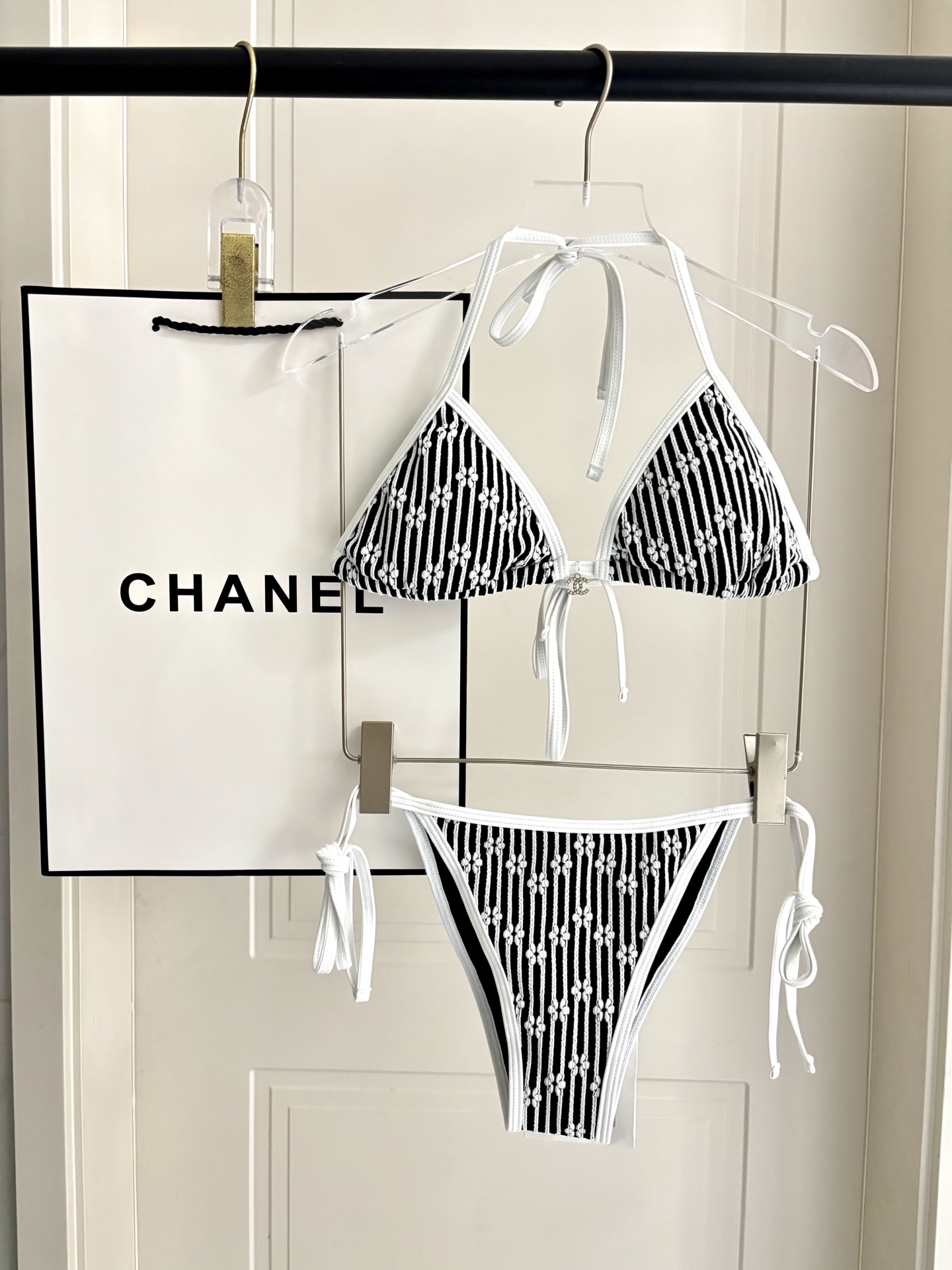 Chanel新款比基尼泳衣适合多种场景的游泳衣🏊‍♀️海边 游泳池 温泉 水上乐园 漂流都可以😌内搭也完