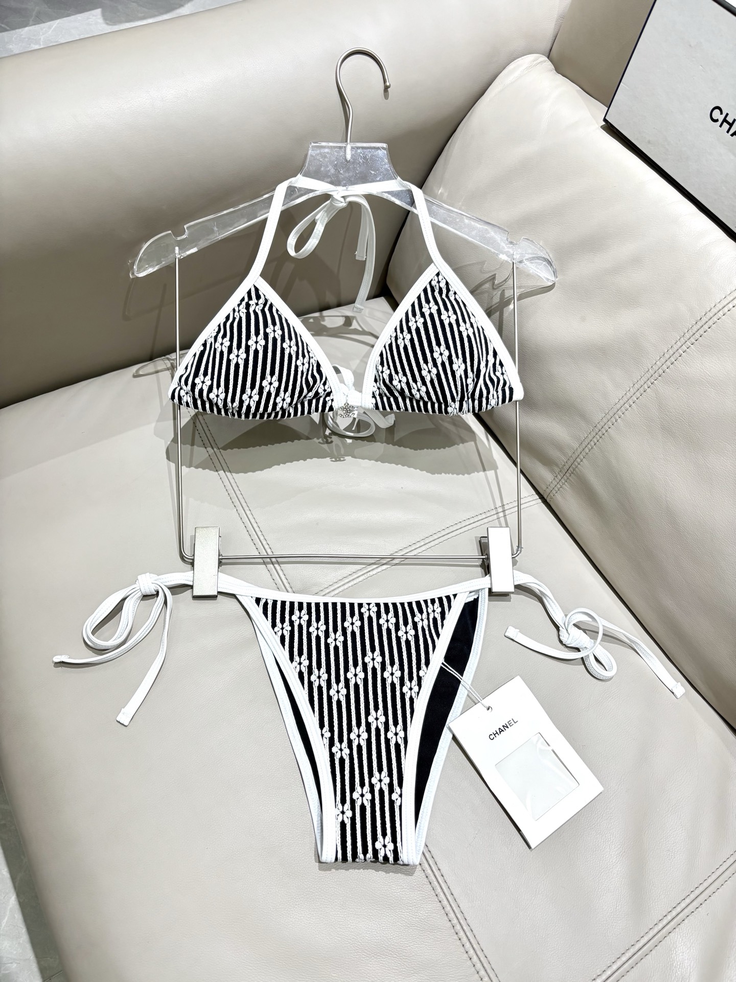 Chanel新款比基尼泳衣适合多种场景的游泳衣🏊‍♀️海边 游泳池 温泉 水上乐园 漂流都可以😌内搭也完