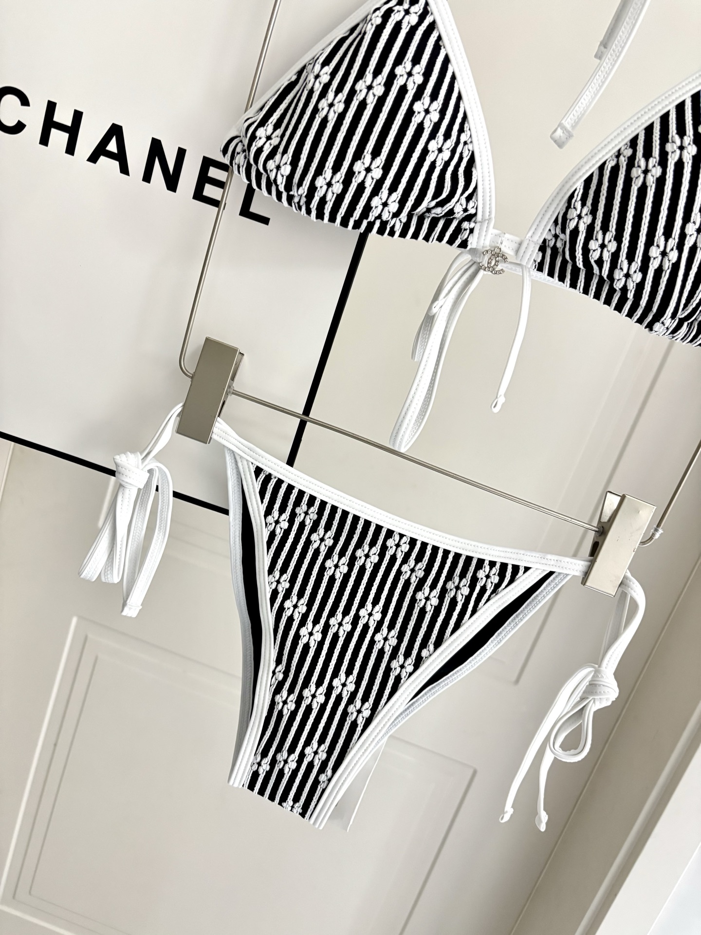 Chanel新款比基尼泳衣适合多种场景的游泳衣🏊‍♀️海边 游泳池 温泉 水上乐园 漂流都可以😌内搭也完