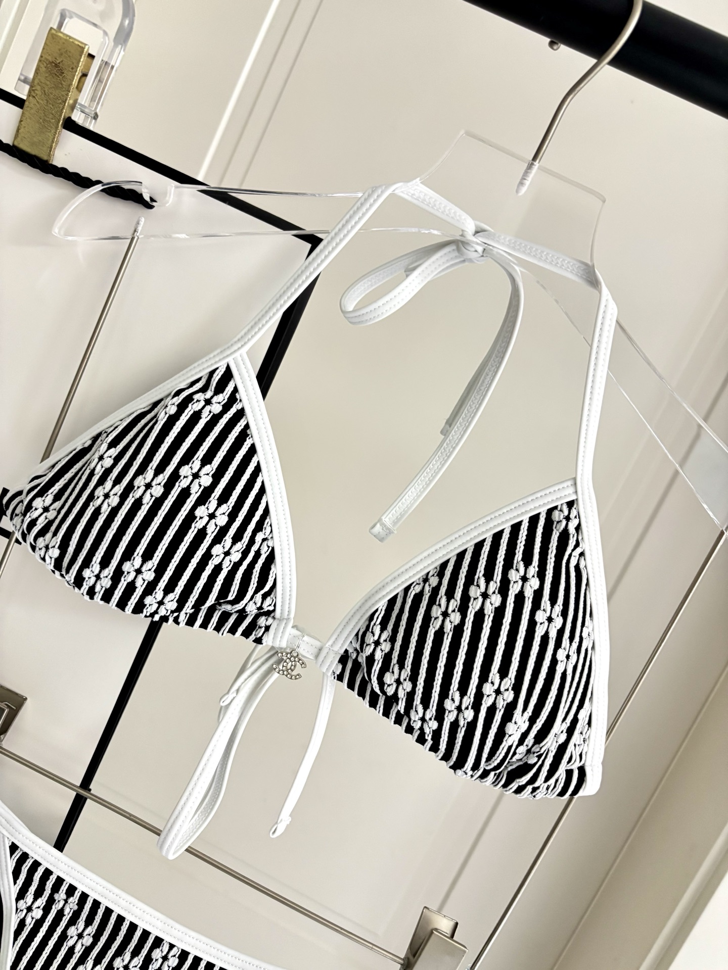 Chanel新款比基尼泳衣适合多种场景的游泳衣🏊‍♀️海边 游泳池 温泉 水上乐园 漂流都可以😌内搭也完