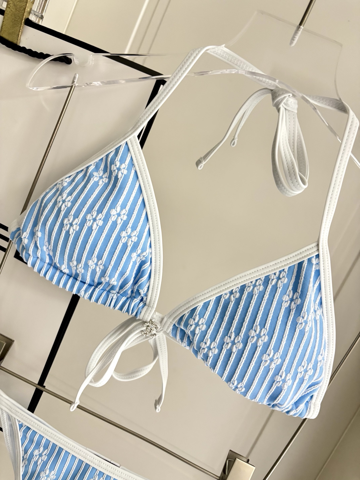 Chanel新款比基尼泳衣适合多种场景的游泳衣🏊‍♀️海边 游泳池 温泉 水上乐园 漂流都可以😌内搭也完