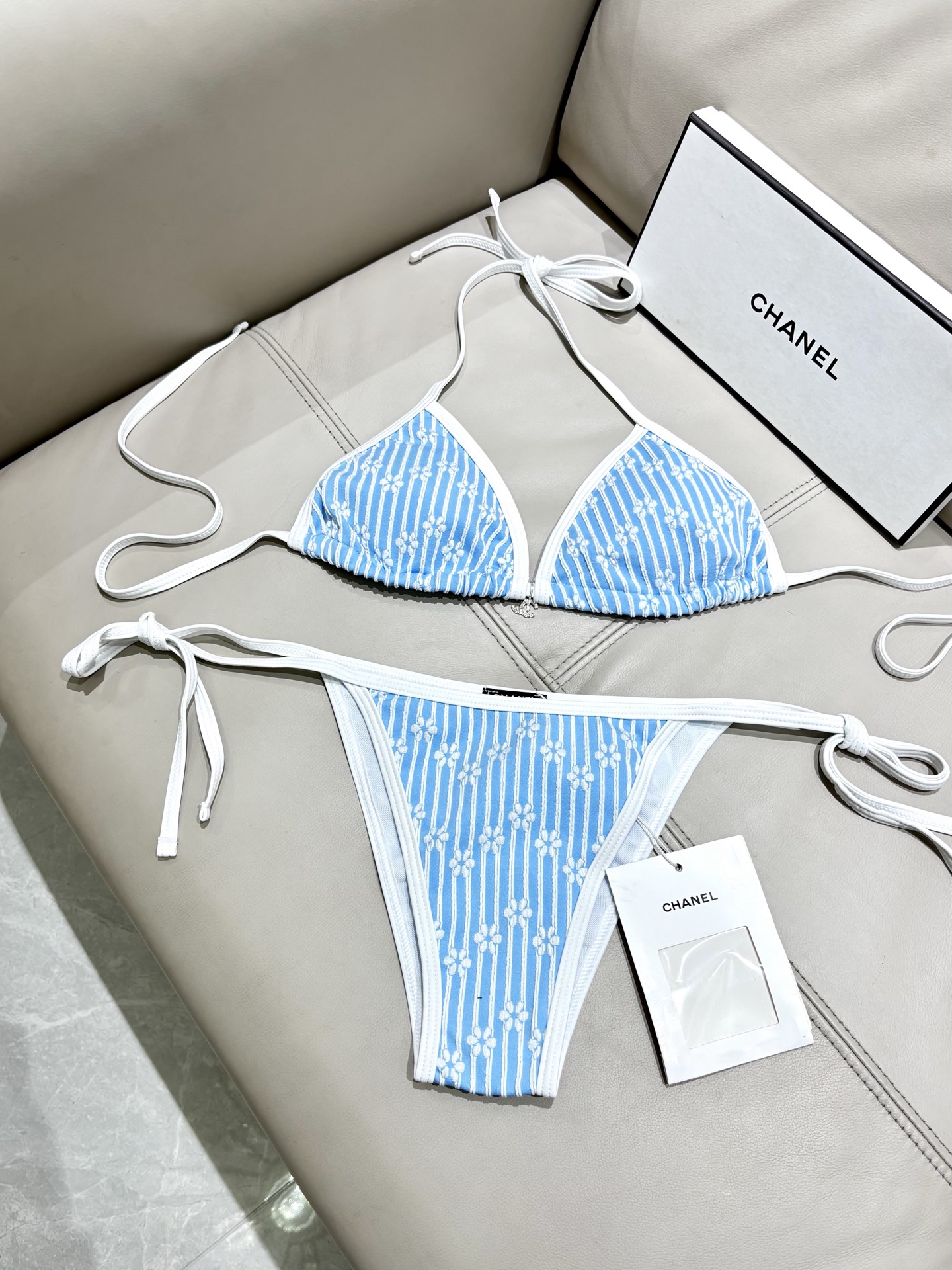 Chanel新款比基尼泳衣适合多种场景的游泳衣🏊‍♀️海边 游泳池 温泉 水上乐园 漂流都可以😌内搭也完