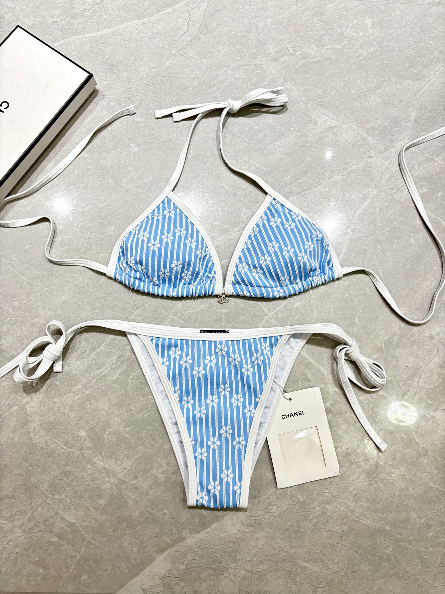 Chanel新款比基尼泳衣适合多种场景的游泳衣🏊‍♀️海边 游泳池 温泉 水上乐园 漂流都可以😌内搭也完