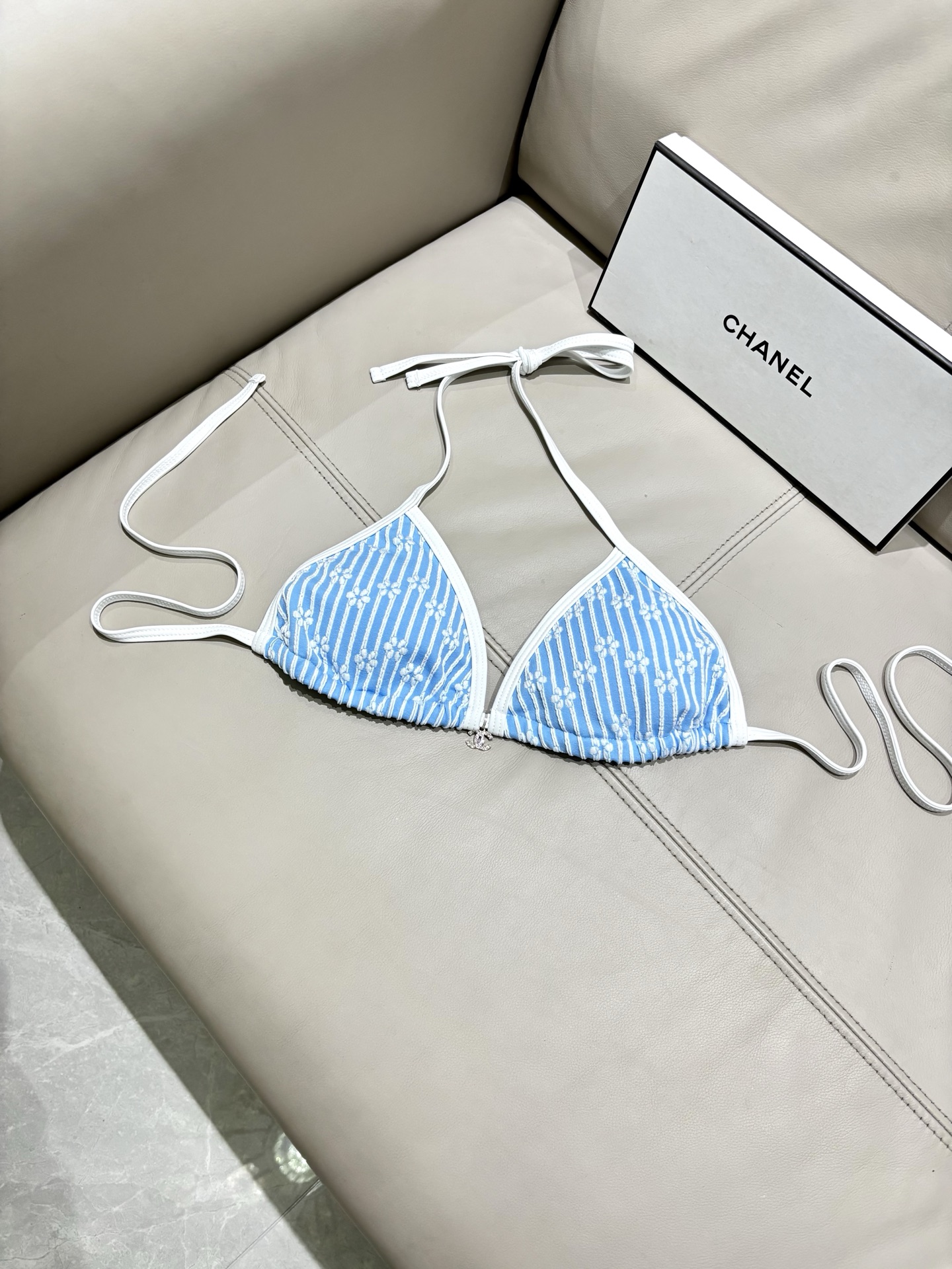 Chanel新款比基尼泳衣适合多种场景的游泳衣🏊‍♀️海边 游泳池 温泉 水上乐园 漂流都可以😌内搭也完