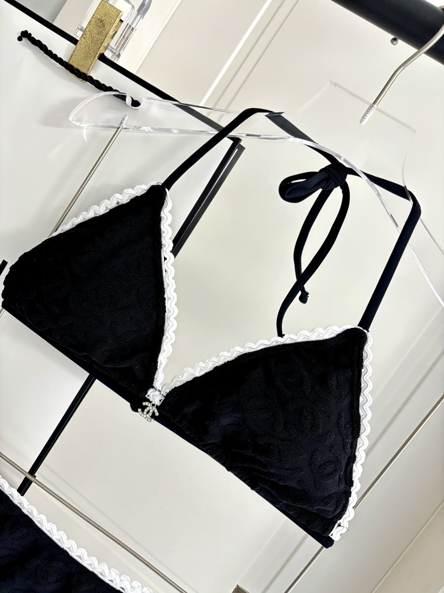 Chanel新款比基尼泳衣适合多种场景的游泳衣🏊‍♀️海边 游泳池 温泉 水上乐园 漂流都可以😌内搭也完