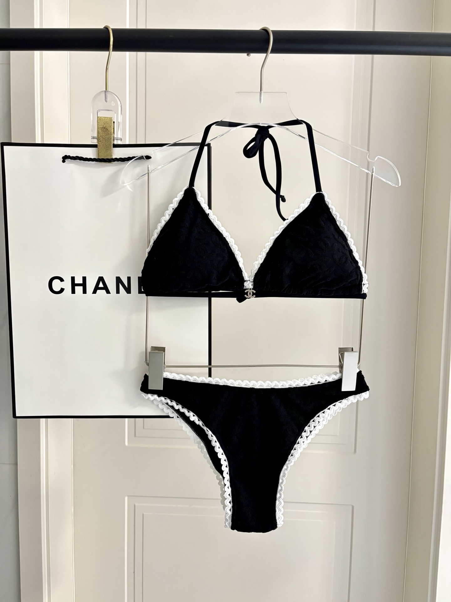 Chanel新款比基尼泳衣适合多种场景的游泳衣🏊‍♀️海边 游泳池 温泉 水上乐园 漂流都可以😌内搭也完