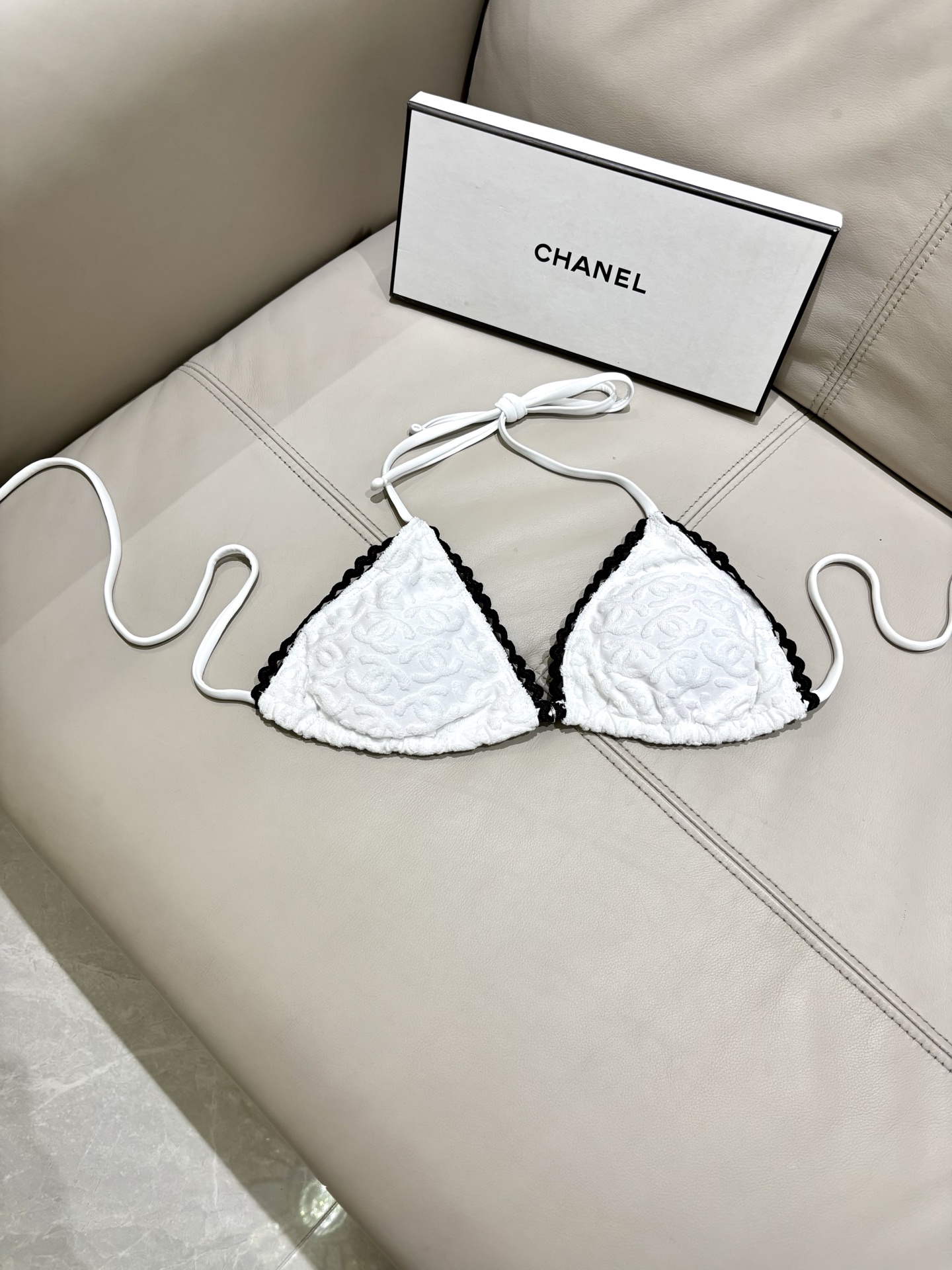 Chanel新款比基尼泳衣适合多种场景的游泳衣🏊‍♀️海边 游泳池 温泉 水上乐园 漂流都可以😌内搭也完