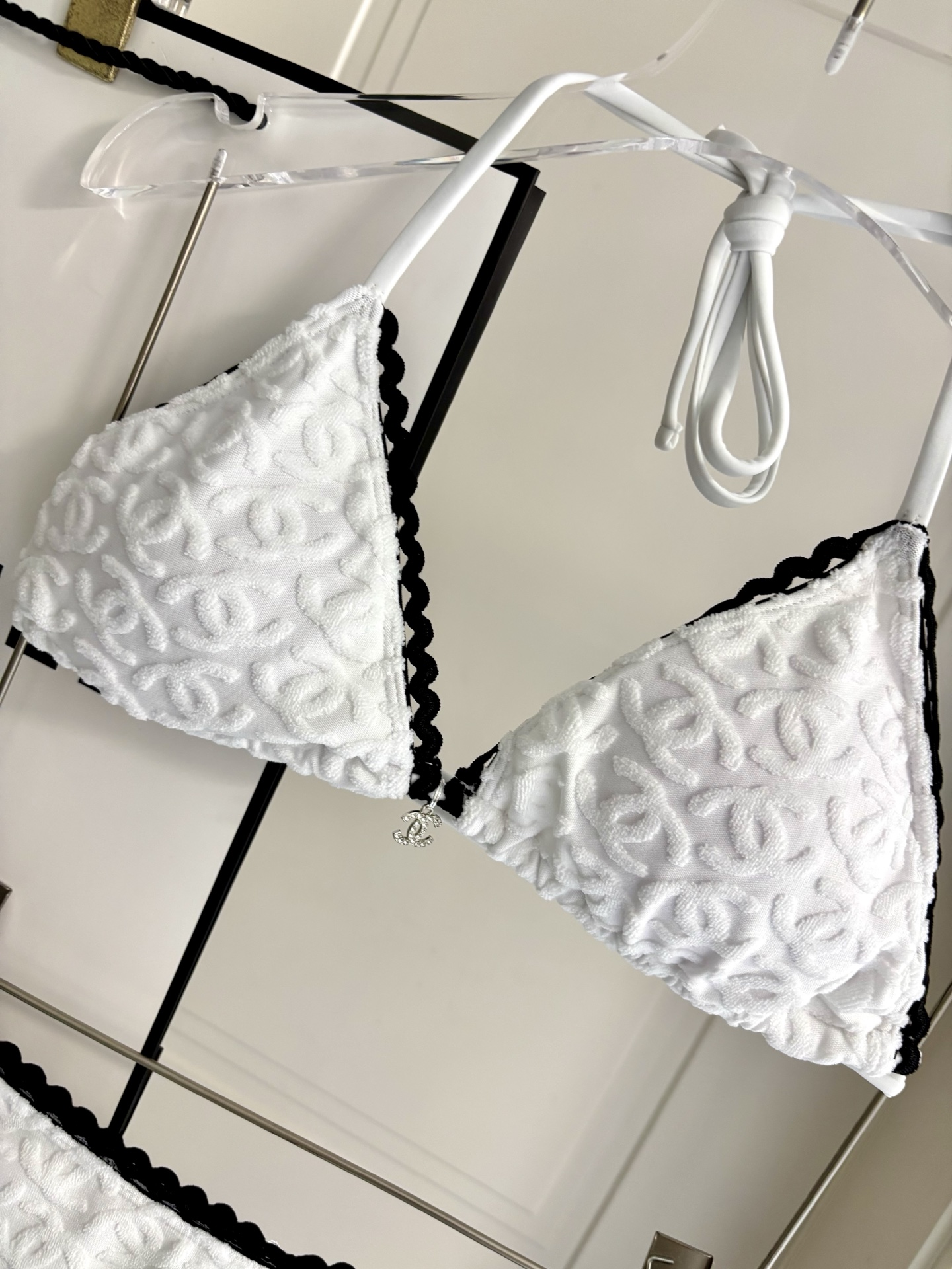 Chanel新款比基尼泳衣适合多种场景的游泳衣🏊‍♀️海边 游泳池 温泉 水上乐园 漂流都可以😌内搭也完