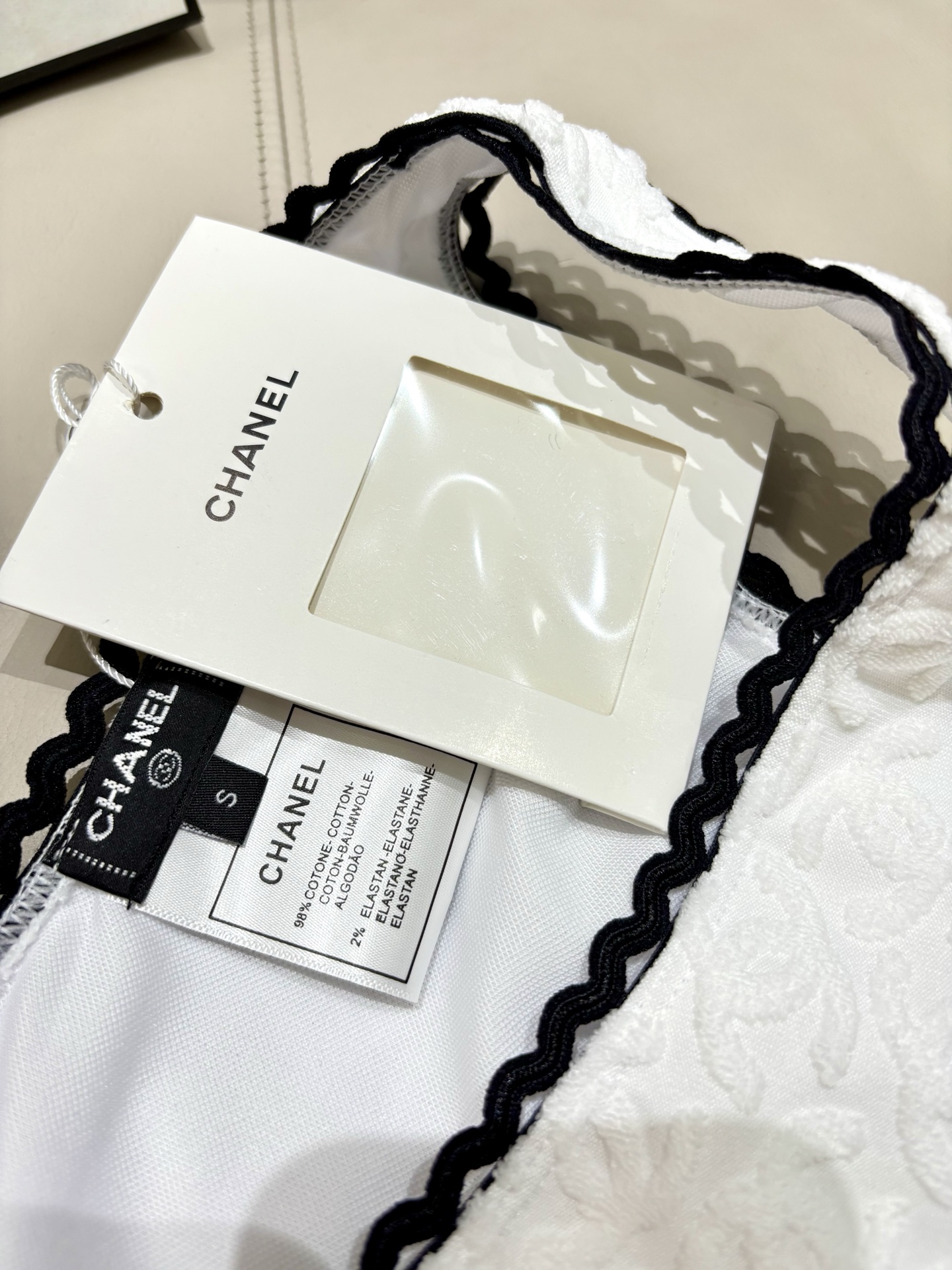 Chanel新款比基尼泳衣适合多种场景的游泳衣🏊‍♀️海边 游泳池 温泉 水上乐园 漂流都可以😌内搭也完