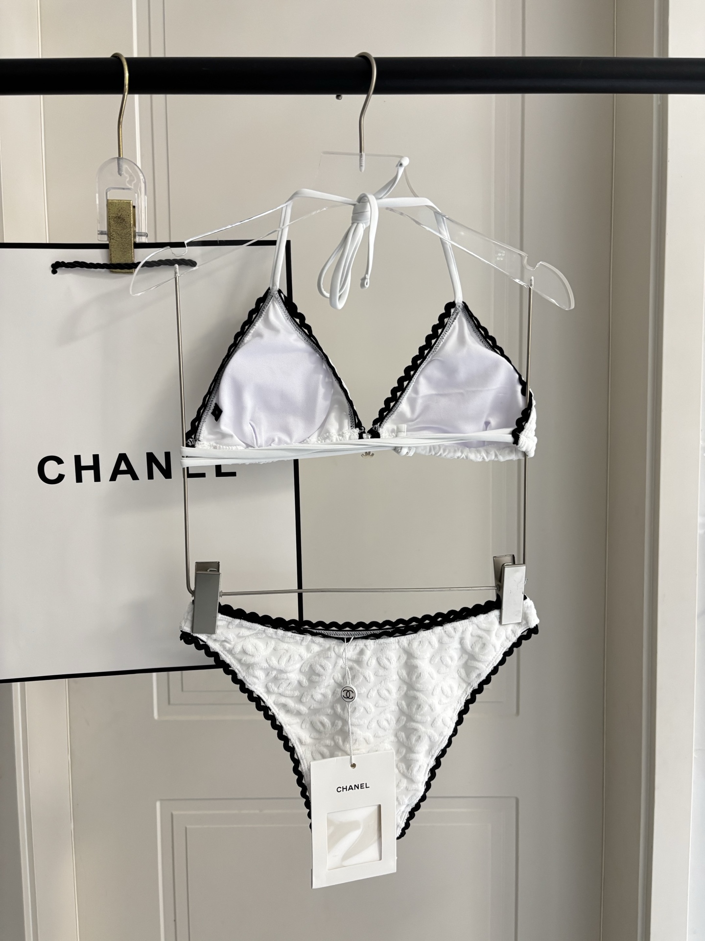 Chanel新款比基尼泳衣适合多种场景的游泳衣🏊‍♀️海边 游泳池 温泉 水上乐园 漂流都可以😌内搭也完