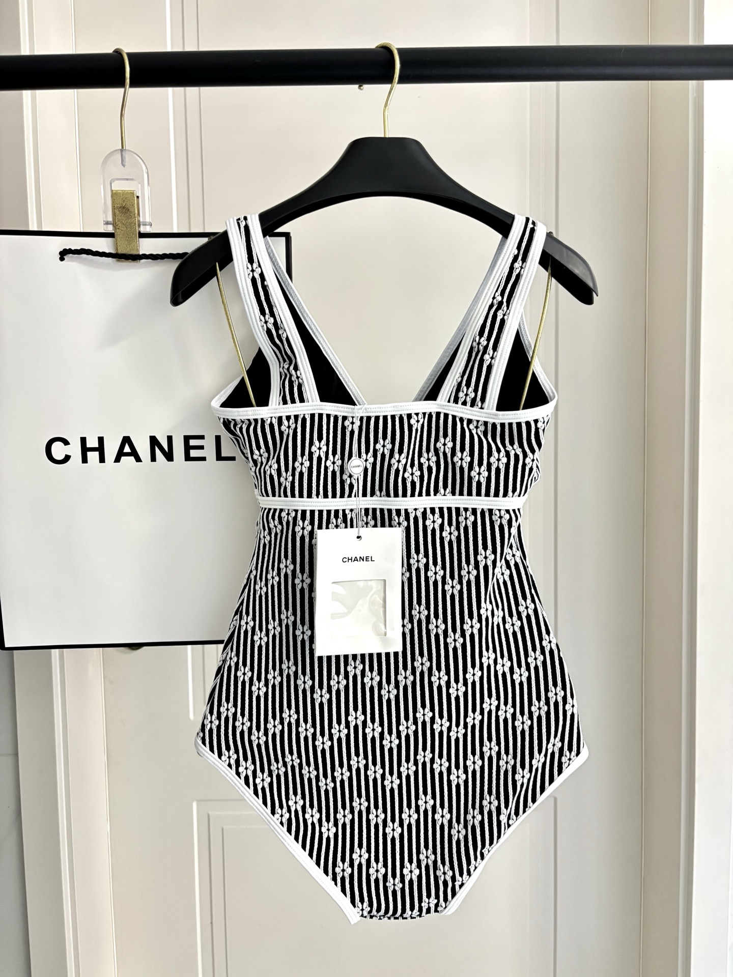 Chanel新款连体泳衣适合多种场景的游泳衣🏊‍♀️海边 游泳池 温泉 水上乐园 漂流都可以😌内搭也完全