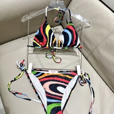 Pucci新款比基尼😍🥰适合多种场景的游泳衣🏊♀️海边 游泳池 温泉 水上乐园 漂流都可以😌内搭也完全 Pucci新款比基尼😍🥰适合多种场景的游泳衣🏊♀️海边 游泳池 温泉 水上乐园 漂流都可以😌内搭也完全
