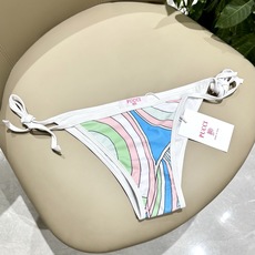 Pucci新款比基尼😍🥰适合多种场景的游泳衣🏊♀️海边 游泳池 温泉 水上乐园 漂流都可以😌内搭也完全 Pucci新款比基尼😍🥰适合多种场景的游泳衣🏊♀️海边 游泳池 温泉 水上乐园 漂流都可以😌内搭也完全