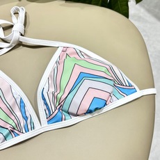 Pucci新款比基尼😍🥰适合多种场景的游泳衣🏊♀️海边 游泳池 温泉 水上乐园 漂流都可以😌内搭也完全 Pucci新款比基尼😍🥰适合多种场景的游泳衣🏊♀️海边 游泳池 温泉 水上乐园 漂流都可以😌内搭也完全
